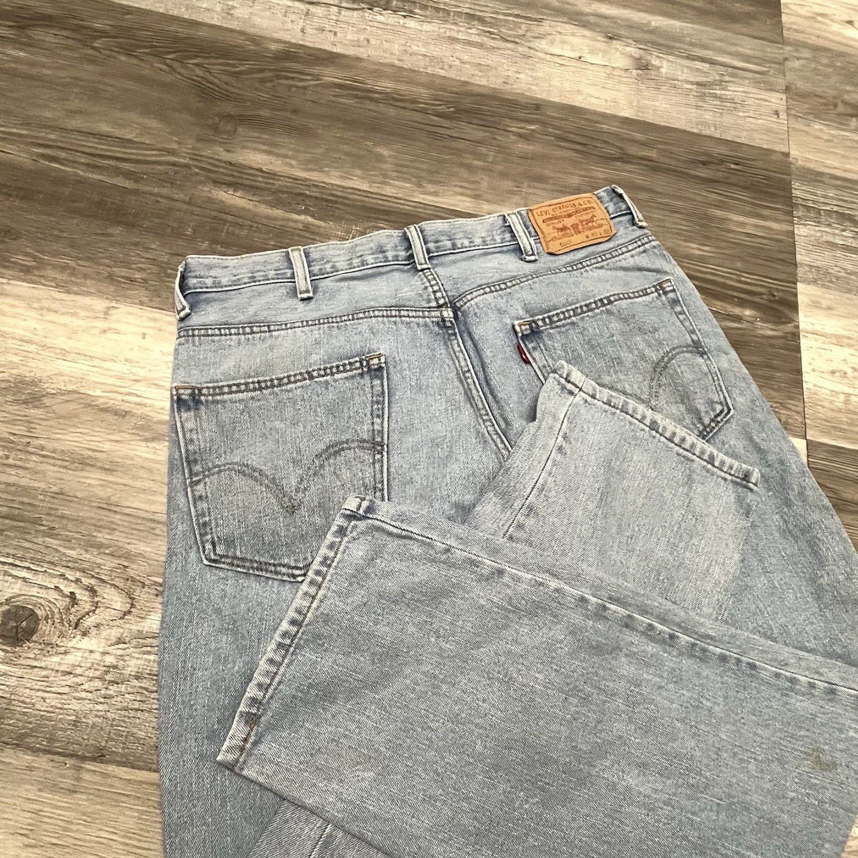 Levi's VINTAGE Levi's Jeans 550 LoosE Tapered Denim 38x32 38x31 Light Wash Men 80s 90s Rock Size US 38 / EU 54 - 3 Thumbnail