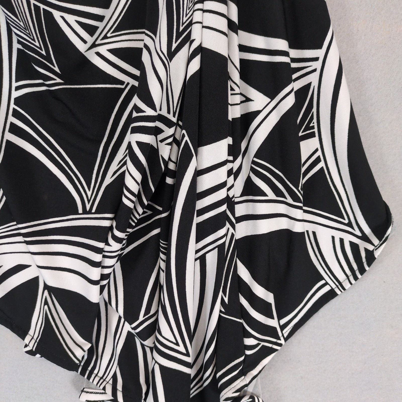 Banana Republic Banana Republic Black & White Art Deco Asymmetrical Skirt Size 29" - 4 Thumbnail