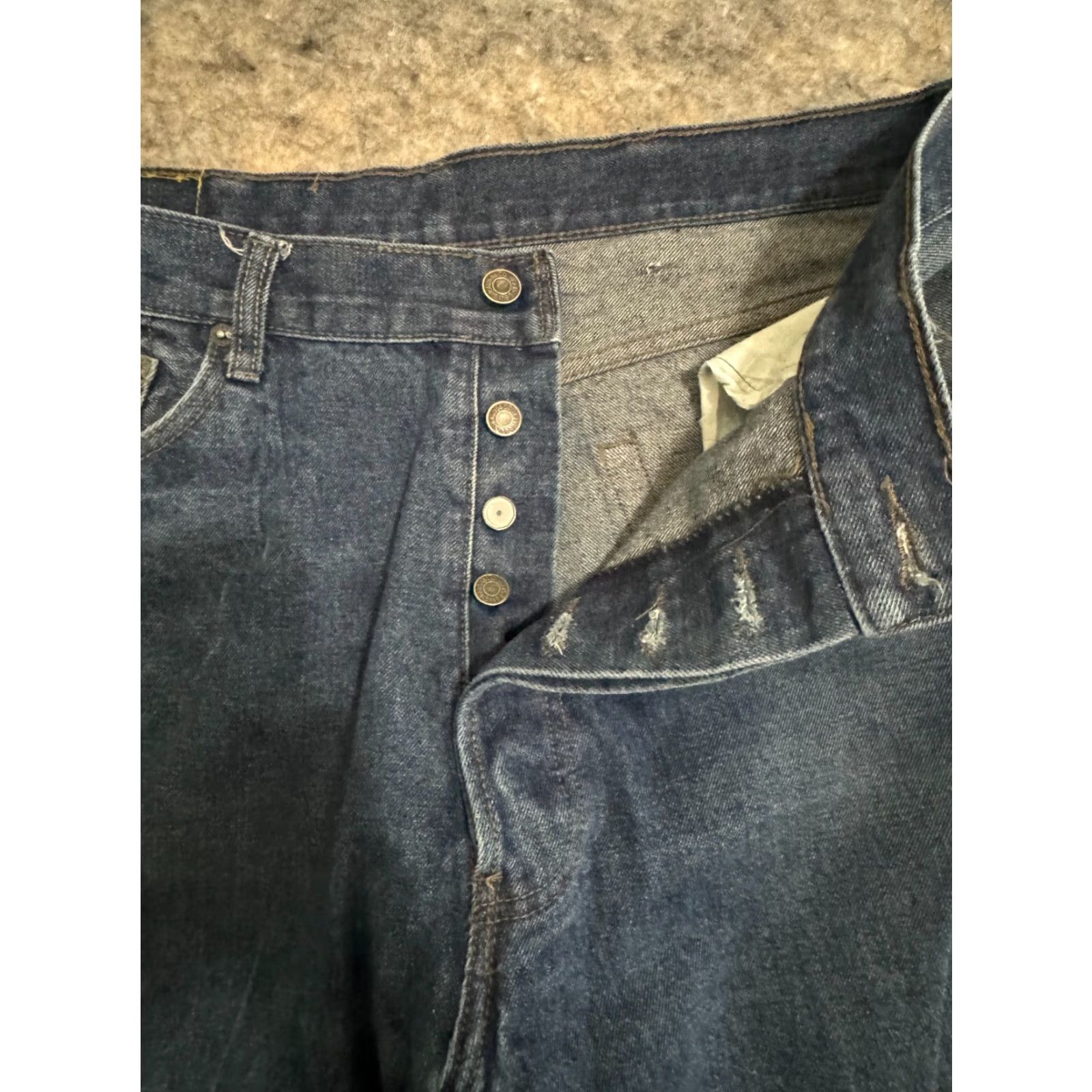 Levi's Levi's 501 Jeans Mens 42x32 Medium Wash Button Fly Denim 5-Pocket Regular Fit Blue Size US 42 / EU 58 - 2 Thumbnail
