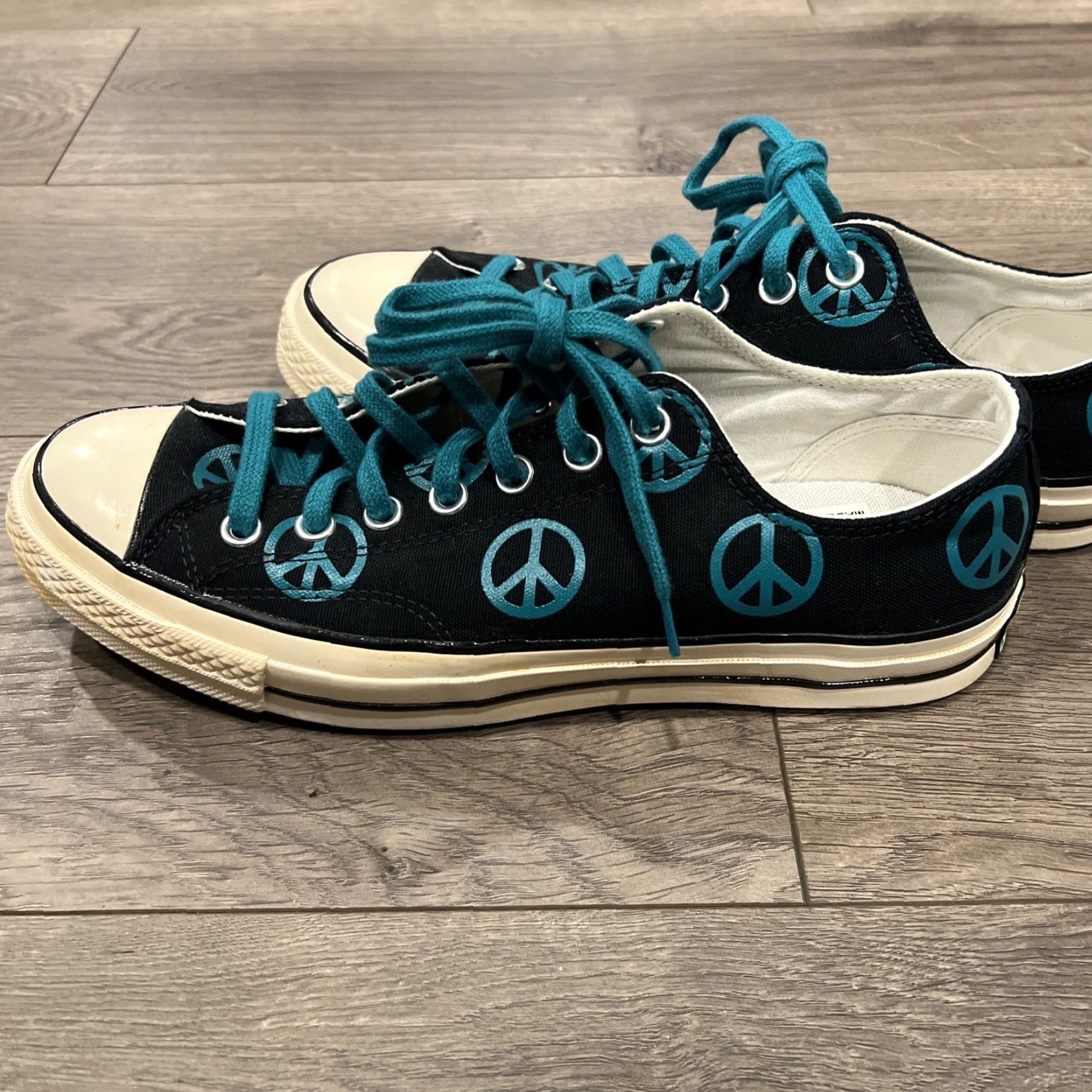 Converse VINTAGE CONVERSE Chuck 70 OX Black Canvas Peace Print Sneakers Men Adult 9.5 Black Logo Casual 90s Theme Mens Size US 9.5 / EU 42-43 - 6 Thumbnail