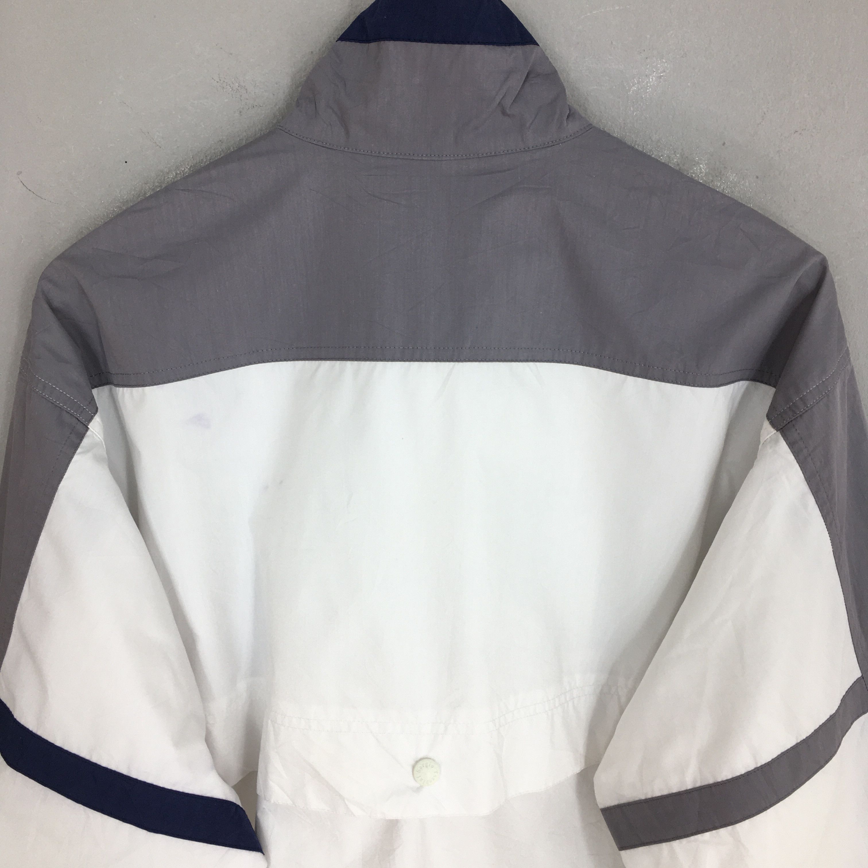 Sergio Tacchini Vintage Sergio Tacchini Windbreaker White Jacket Medium Size US M / EU 48-50 / 2 - 11 Thumbnail