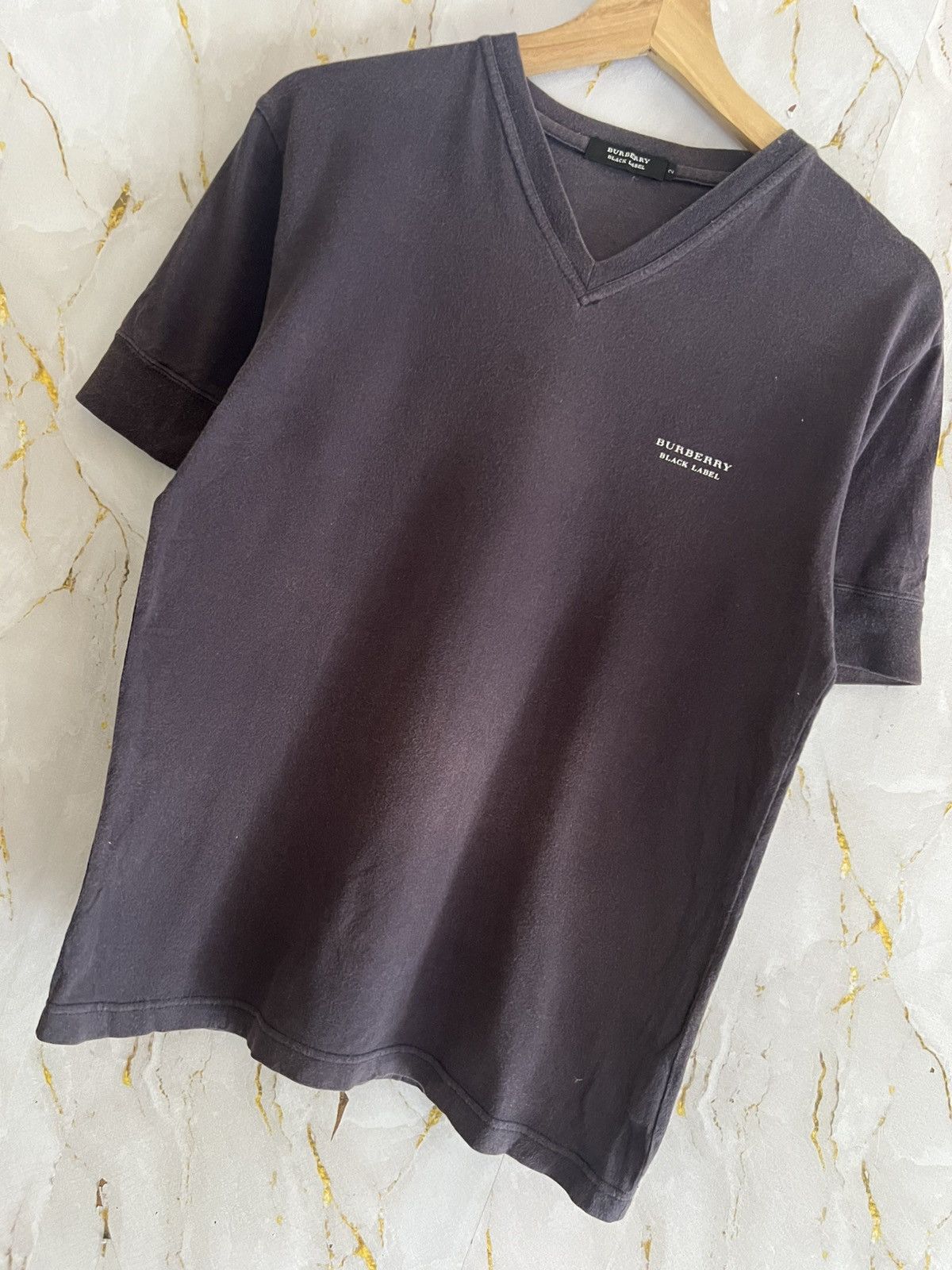 Burberry Burberry T-Shirt – Minimalist Small Logo Designer Tee Size US S / EU 44-46 / 1 - 5 Thumbnail