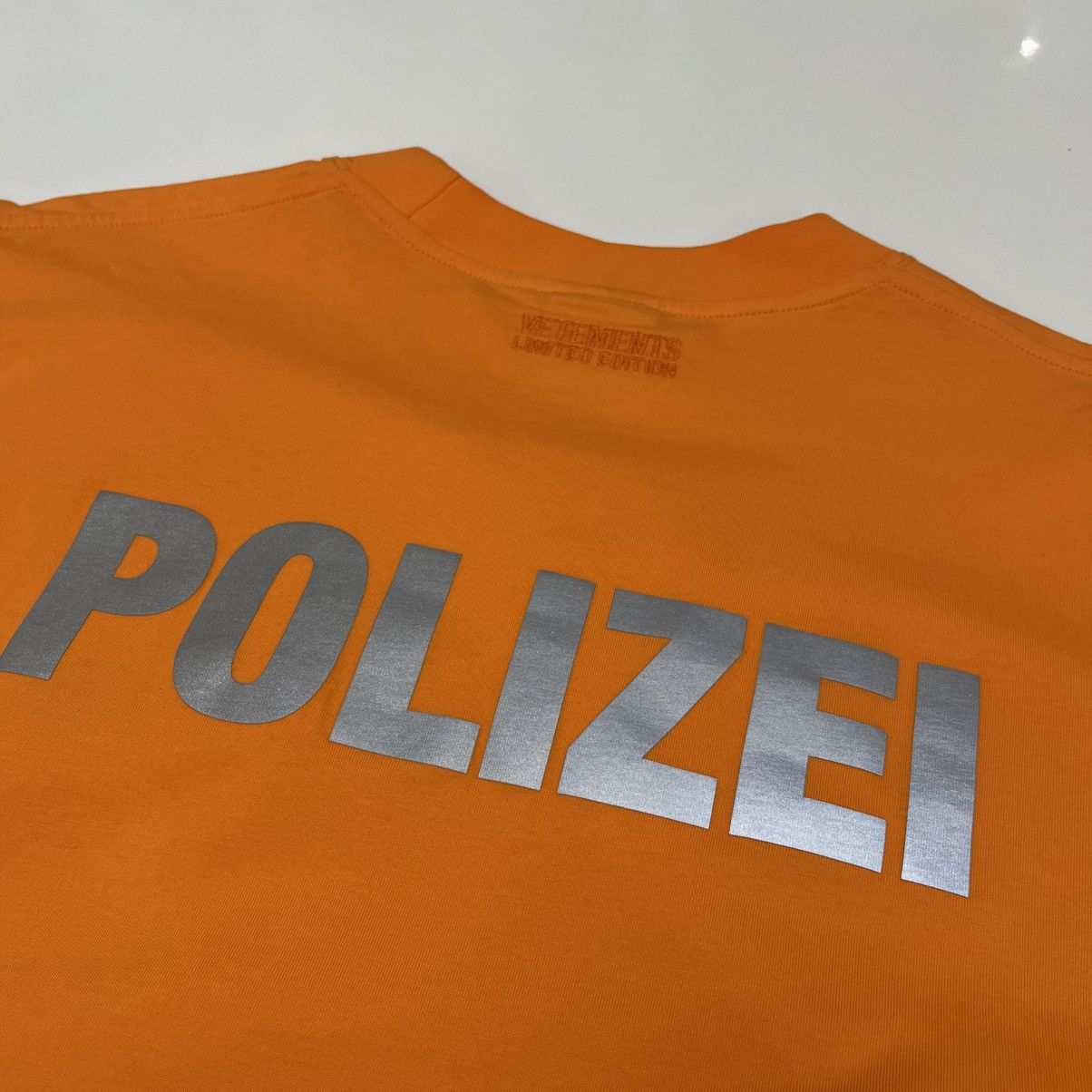 Vetements Vetements Polizei Tee Orange Size US XS / EU 42 / 0 - 3 Thumbnail
