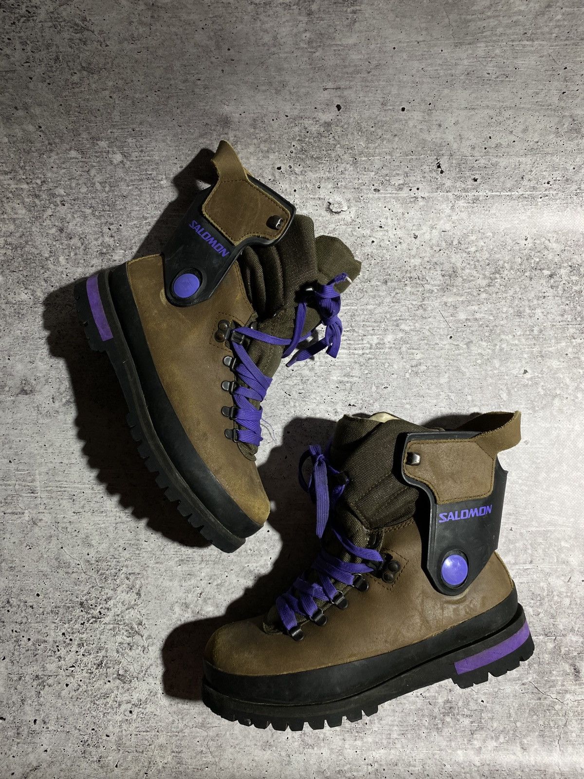 Vintage 1990S SALOMON AUTHENTIC 9 LUG SOLE HIKING BOOTS Size US 7 / EU 40 - 1 Thumbnail