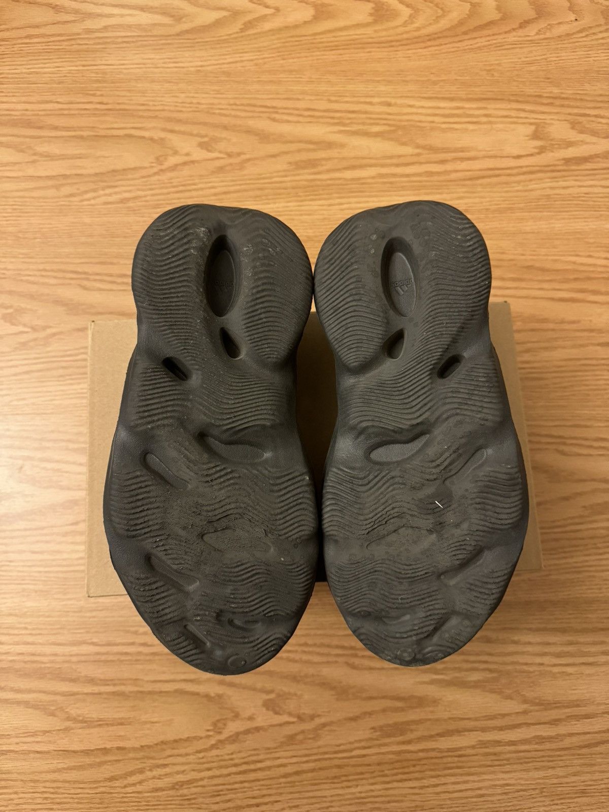 Yeezy Yeezy Foam Runners Onyx Size US 11 / EU 44 - 3 Thumbnail