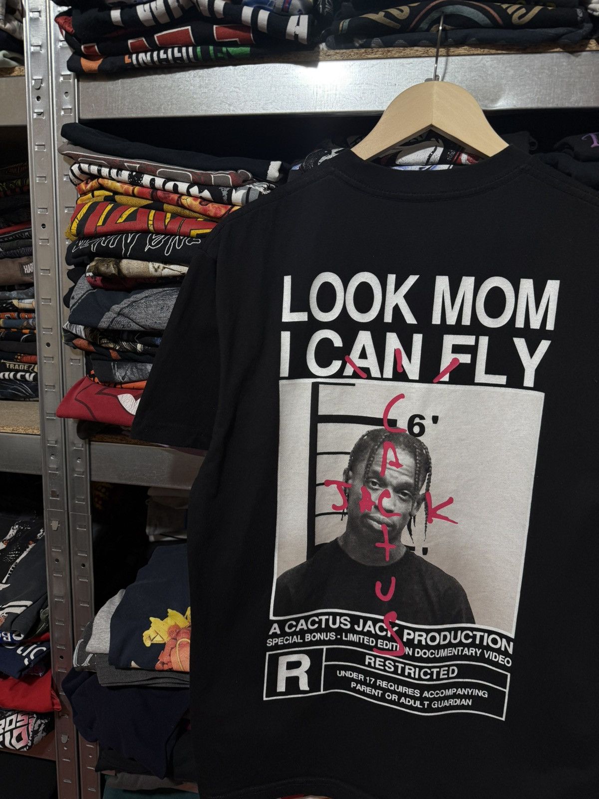 Rap Tees Rare Cactus Jack Look Mom I can Fly Rap T-Shirt Y2K HYPE Size US L / EU 52-54 / 3 - 3 Thumbnail