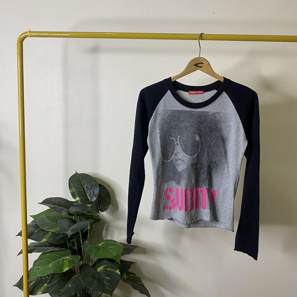 トップス hysteric glamour logo print raglan tee トップス hysteric glamour logo print raglan tee Hysteric