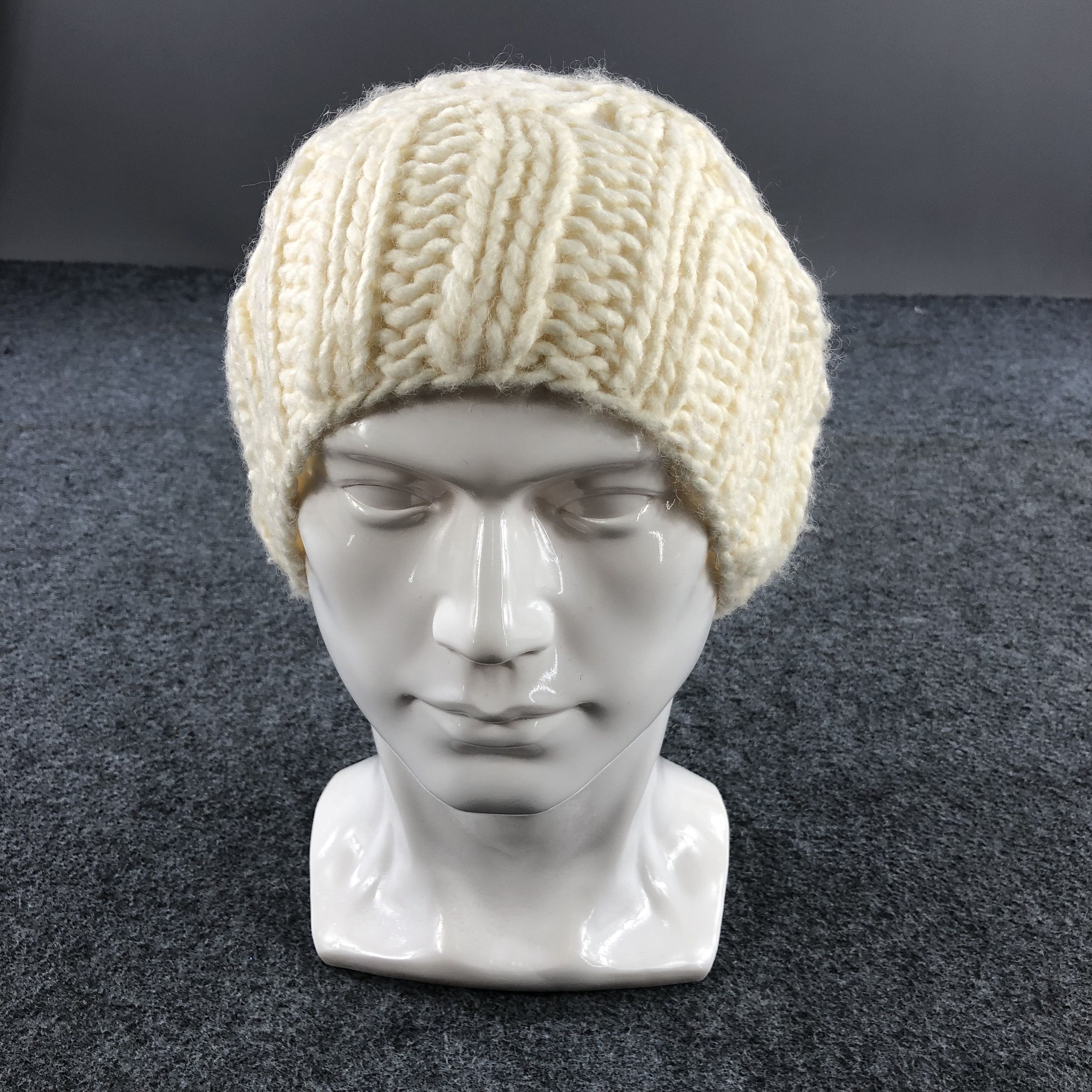 Vintage Unknown Knitted Beanie Snowcap Snow Hat Winter Hat B179 Size ONE SIZE - 2 Thumbnail