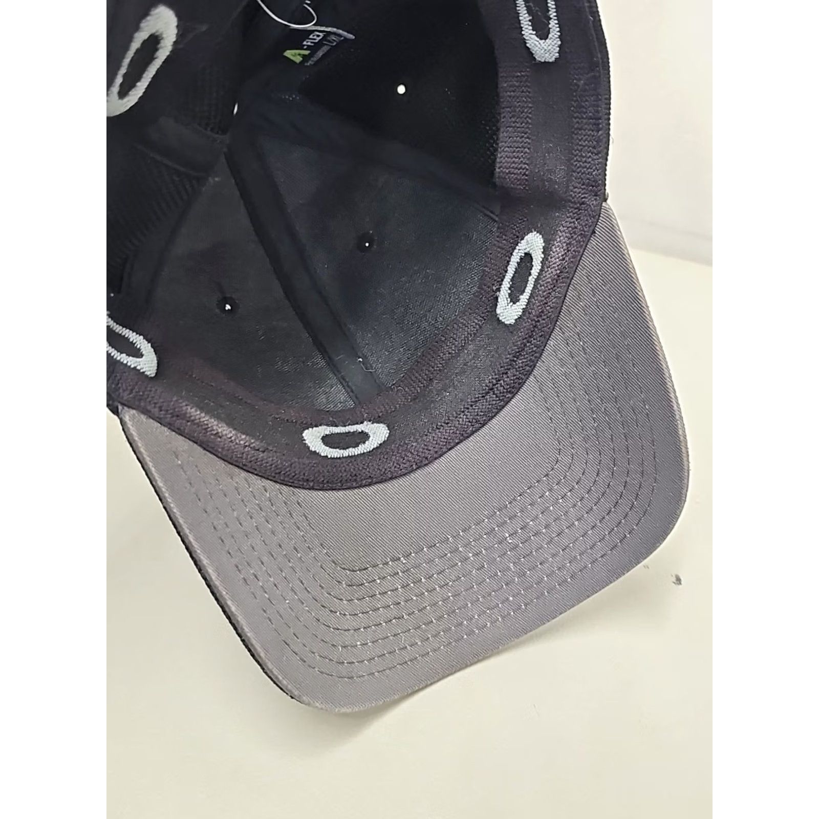 Oakley Oakley Baseball Cap Logo Size L/XL Black Cotton Spandex Stretch Fit Unisex Adults Size ONE SIZE - 6 Thumbnail