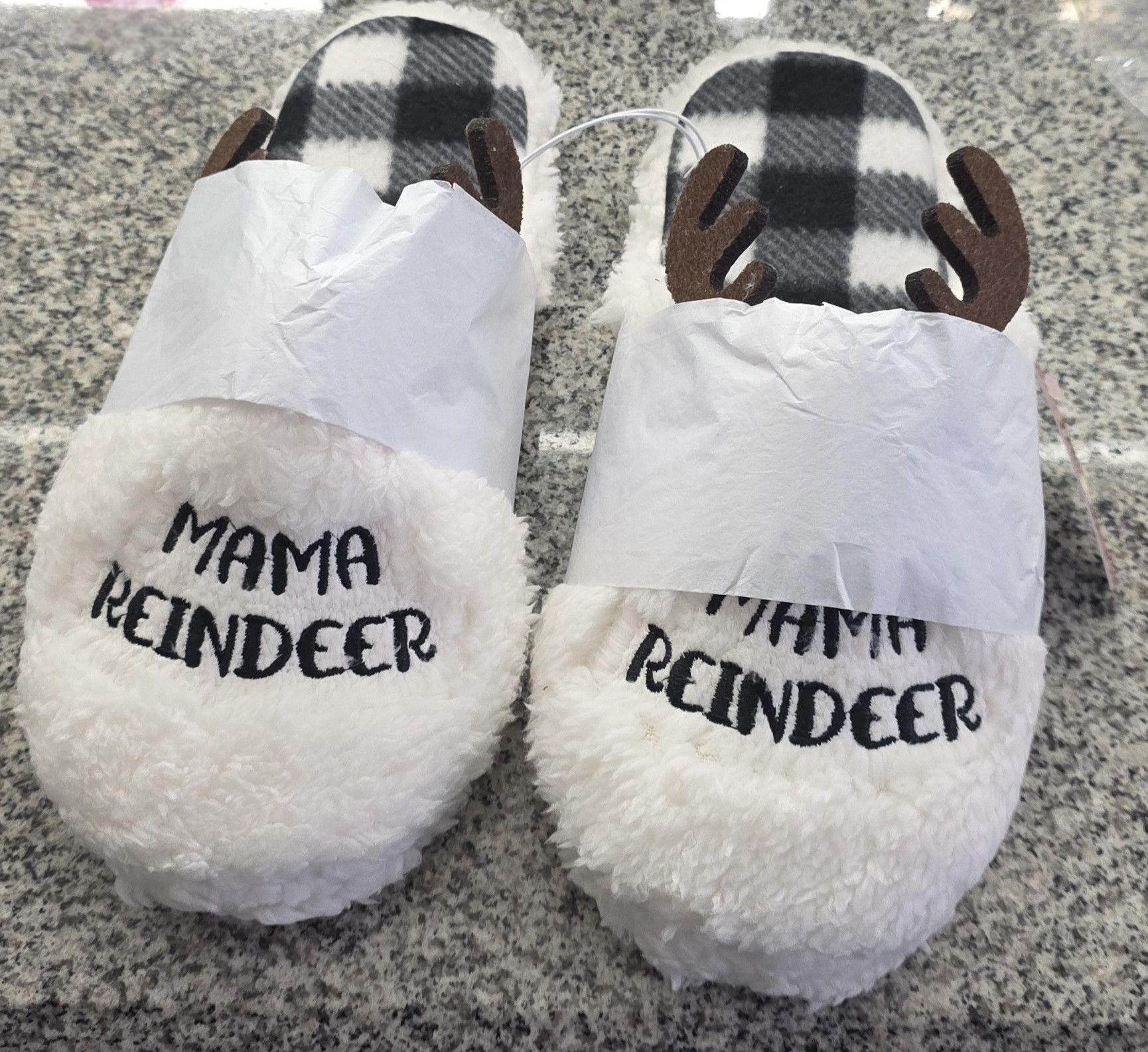 Other NWT Jammies For Your Families Reindeer Slippers Mama M 7-8 Size US 7 / IT 37 - 1 Thumbnail