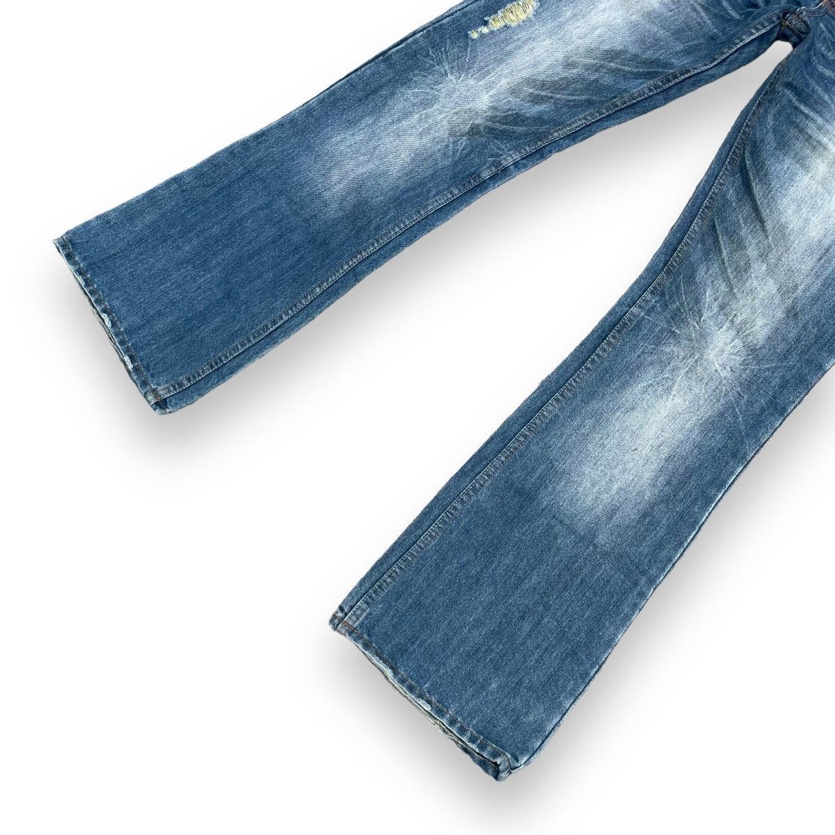 If Six Was Nine × Japanese Brand × Le Grande Bleu (L.G.B.) 🇯🇵 ROOT THREE GLITTER DISTRESSED FLARE DENIM PANTS Size US 31 - 4 Thumbnail