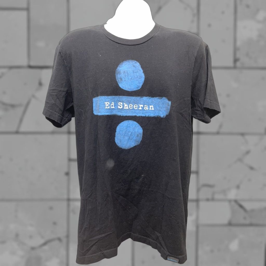 Vintage Ed Sheeran T-Shirt Mens L Black Cotton Graphic Divide Album Tour Shirt Mens L Size US L / EU 52-54 / 3 - 1 Thumbnail