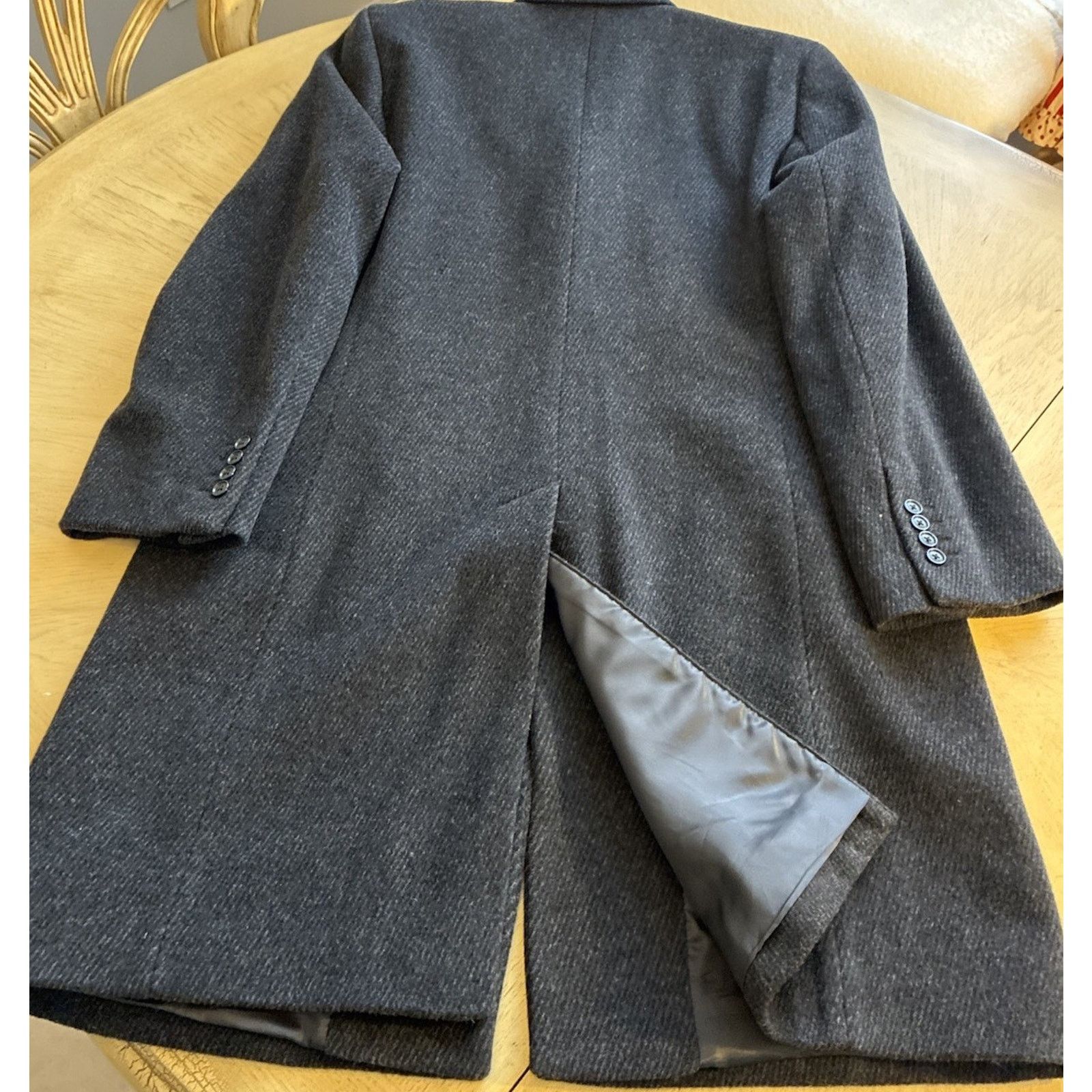 Hickey Freeman Hickey Freeman Gray Herringbone Wool Cashmere Overcoat 42R Size US S / EU 44-46 / 1 - 19 Thumbnail