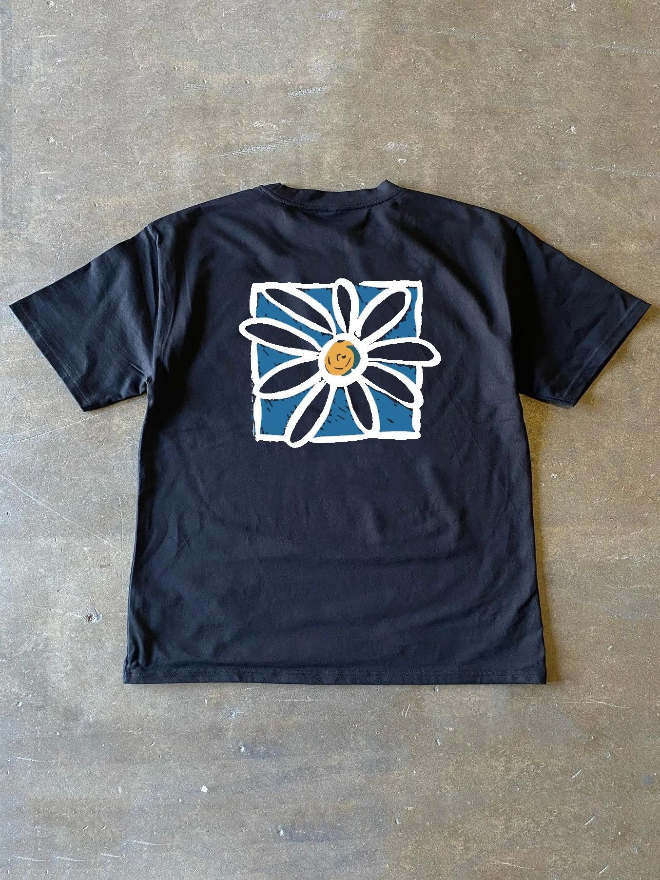 Vintage Oversize Flower Print Tees Size US XL / EU 56 / 4 - 1 Thumbnail