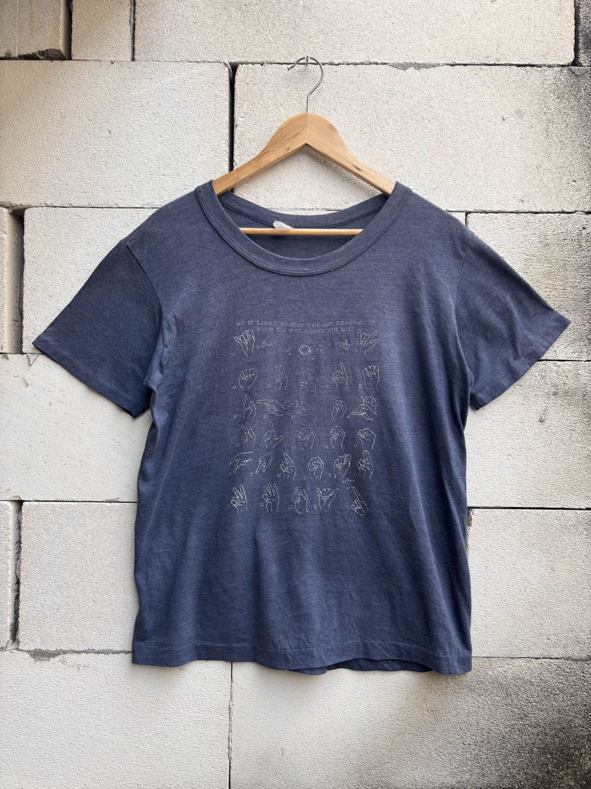 Vintage Vintage Faded ABZ Hand Symbol Cropped T-Shirt ERD Grunge Size US M / EU 48-50 / 2 - 3 Thumbnail
