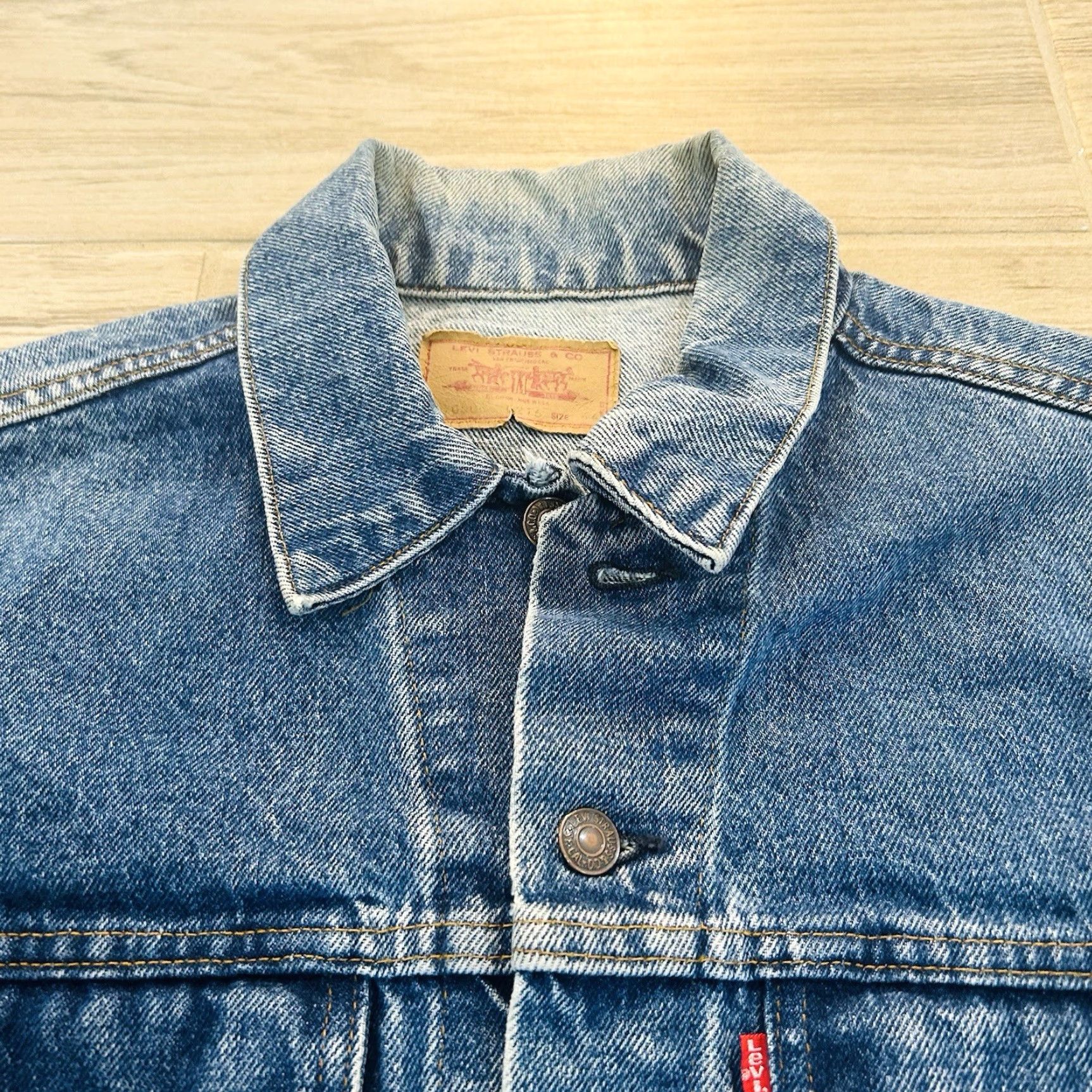 VINTAGE Levi's Denim Blue Jean TRUCKER Jacket MENS 44 Made In USA 70506-0216