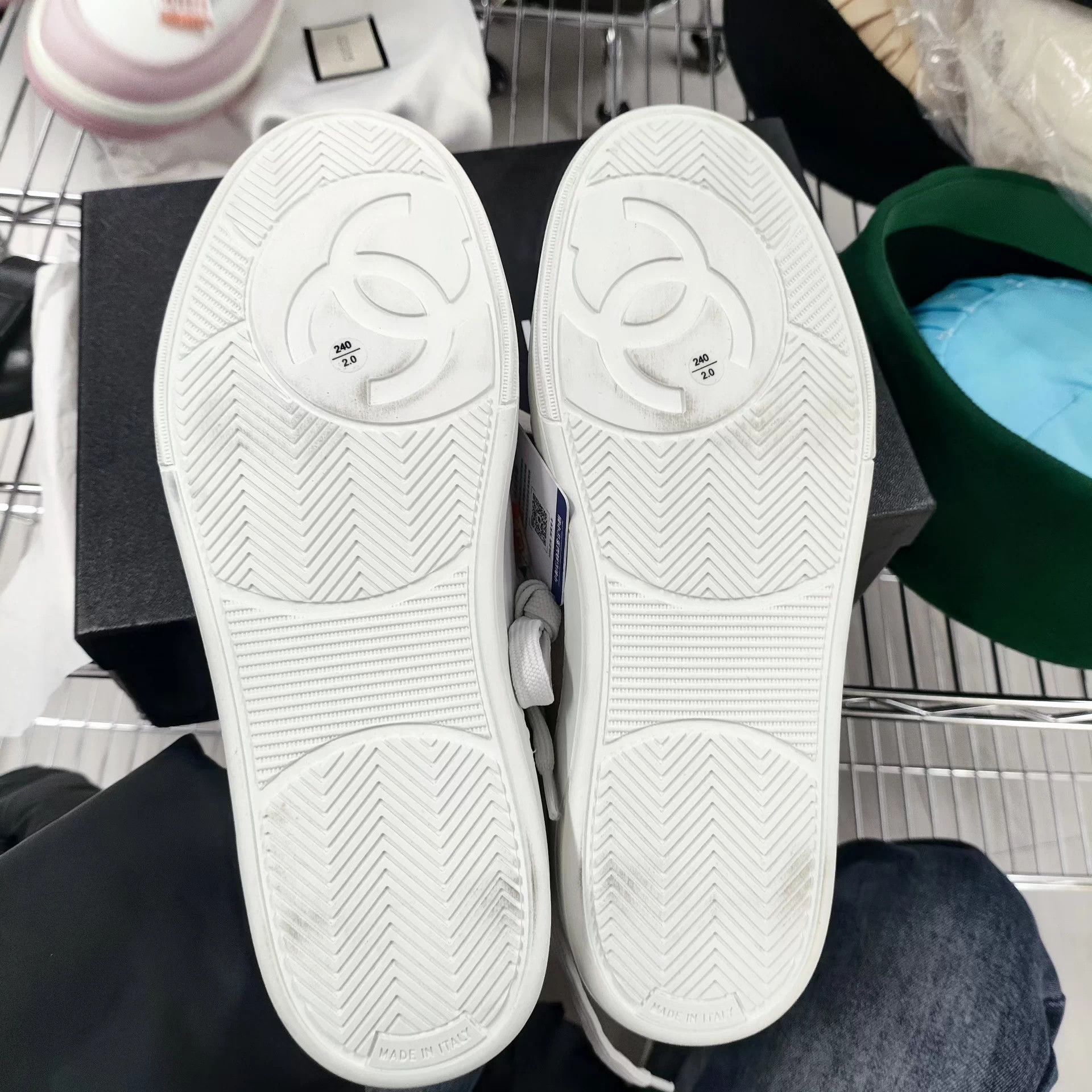 Chanel Chanel white leather flats size 38.5 Size US 7.5 / IT 37.5 - 2 Thumbnail