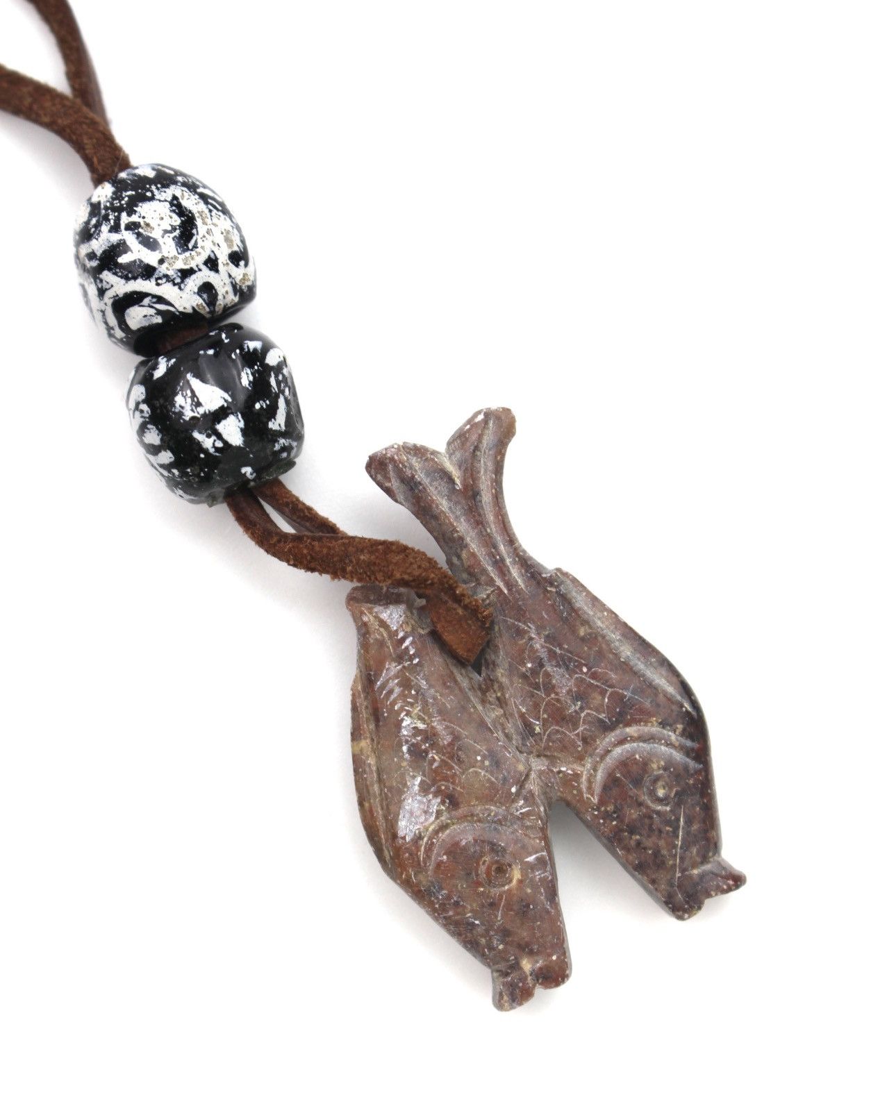 If Six Was Nine 1990S STONE TWIN FISH AMULET ON SUEDE CORD NECKLACE Size ONE SIZE - 4 Thumbnail