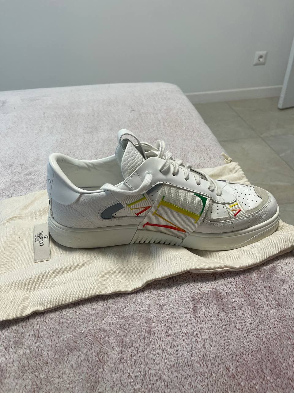 Valentino Valentino Sneakers — Worn Once 🔥 Size US 9 / EU 42 - 2 Thumbnail