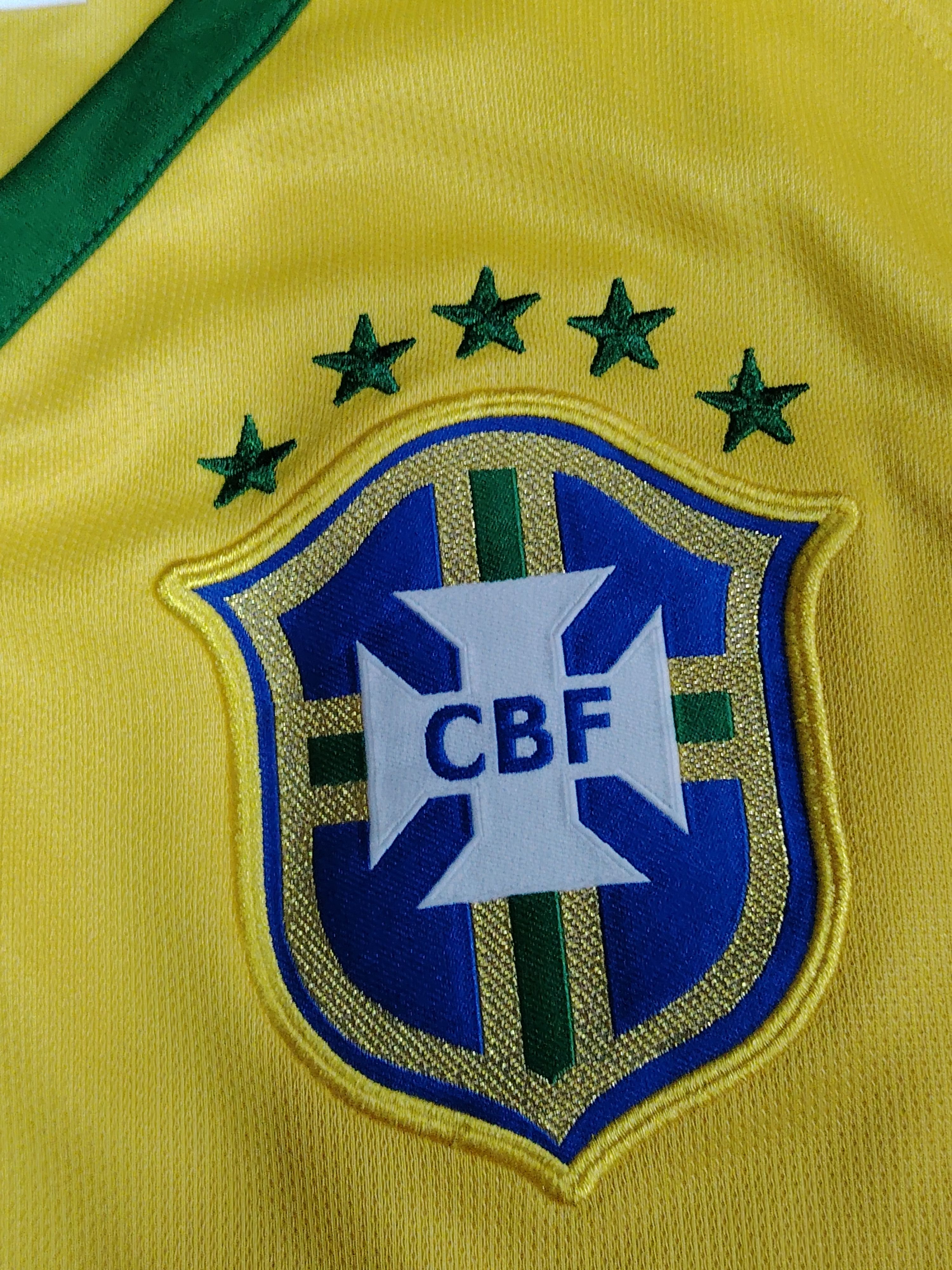 Vintage Brazil Home Football 2014/16 Made in Brazil Jersey Size US S / EU 44-46 / 1 - 4 Thumbnail