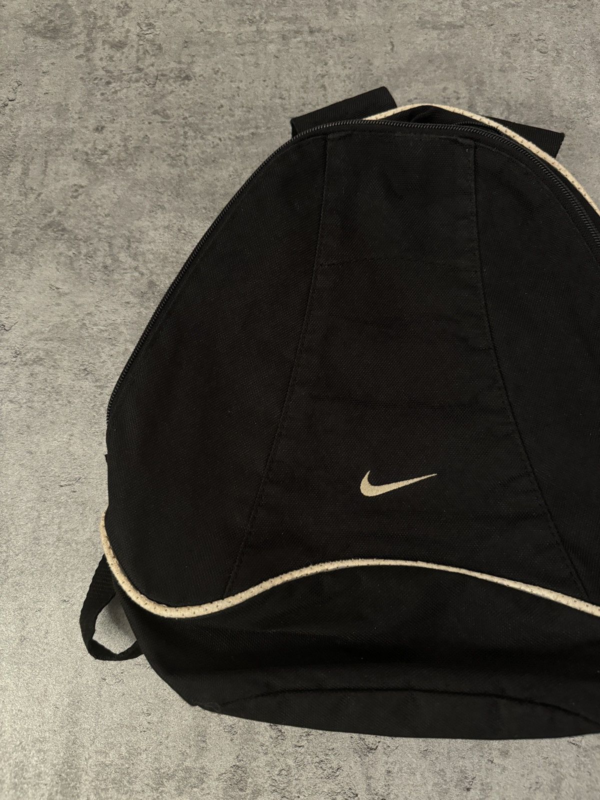 Nike × Vintage Nike Central swoosh logo black small bag backpack vintage Size ONE SIZE - 3 Thumbnail