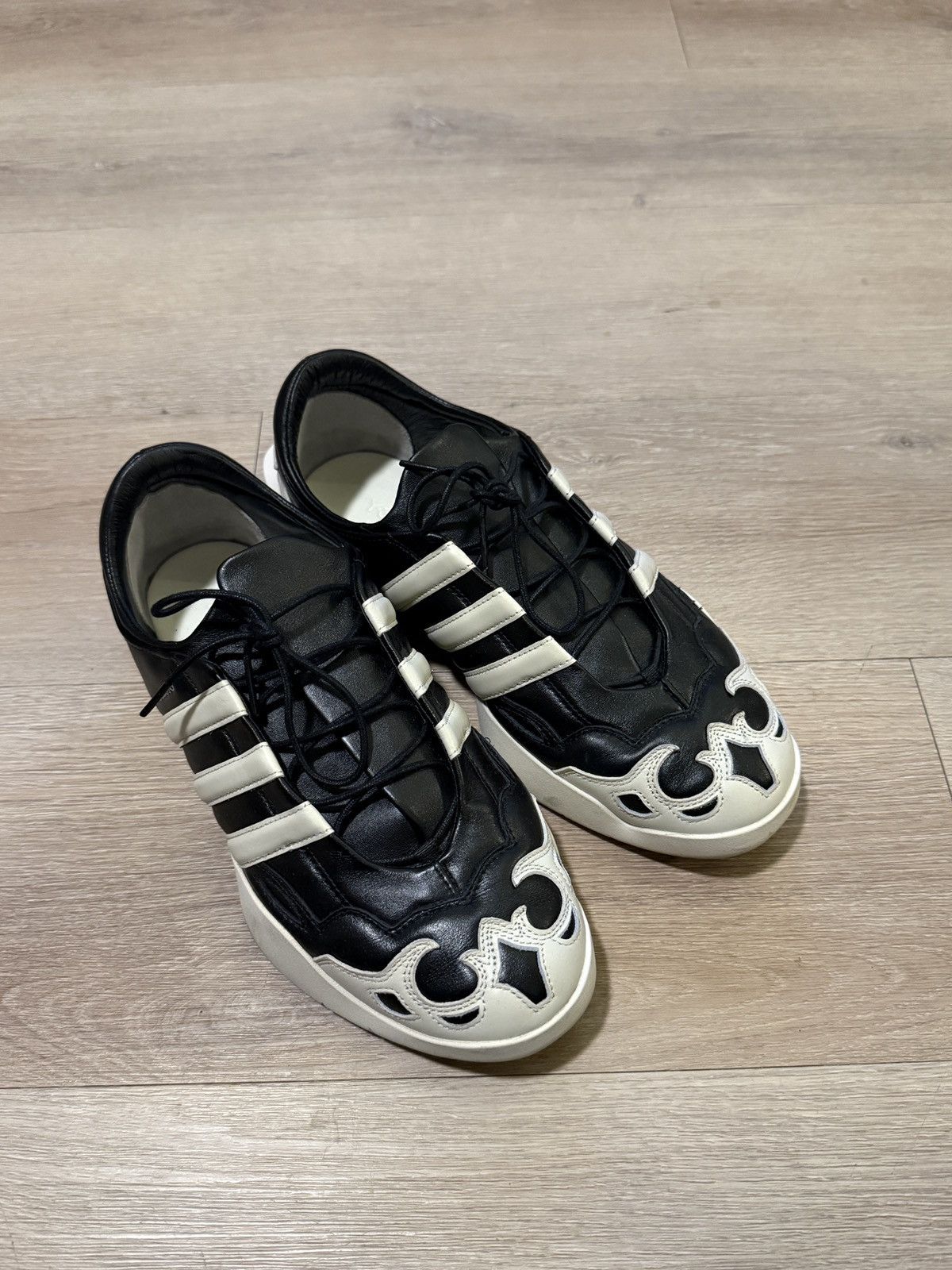 Y-3 Y-3 Black Regu 2002 Trainers Size US 9.5 / EU 42-43 - 2 Thumbnail