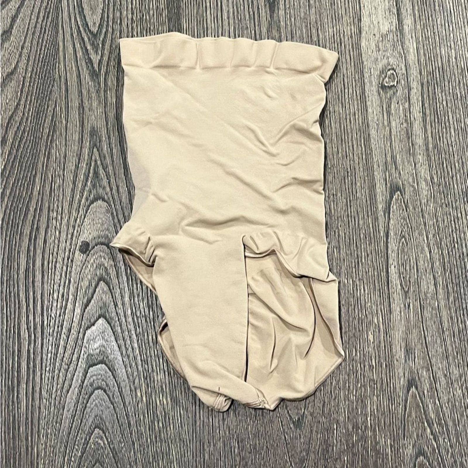 SKIMS NWOT Skims Seamless Sculpt High-Waisted Brief Cotton Gusset Size ONE SIZE - 1 Thumbnail