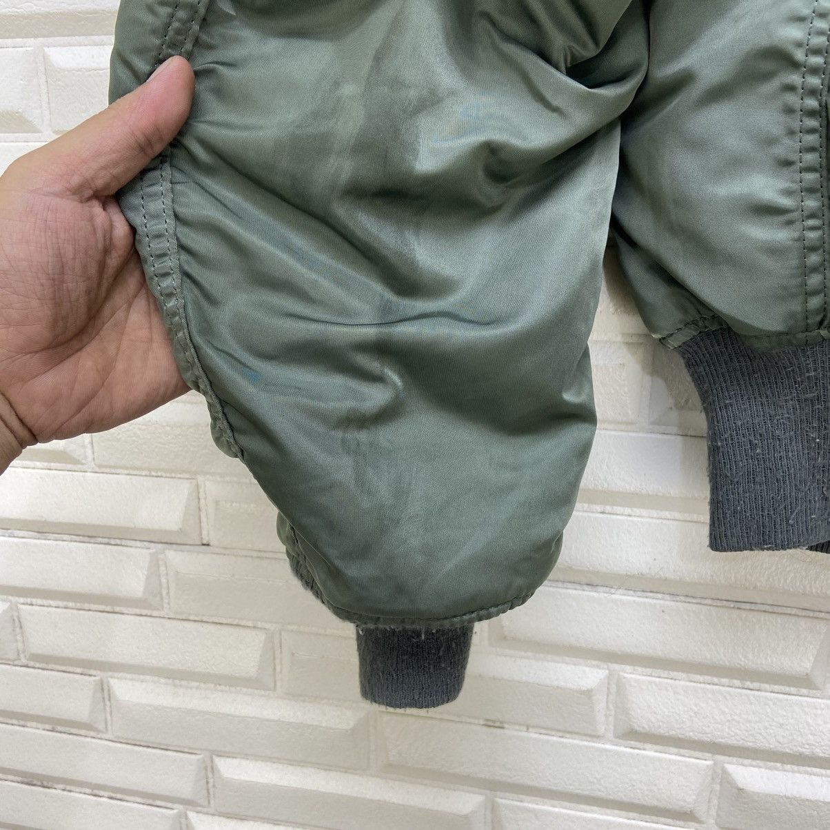 Alpha Industries Vintage Alpha Industries MA-1 Bomber Flight Jacket Size US M / EU 48-50 / 2 - 14 Thumbnail