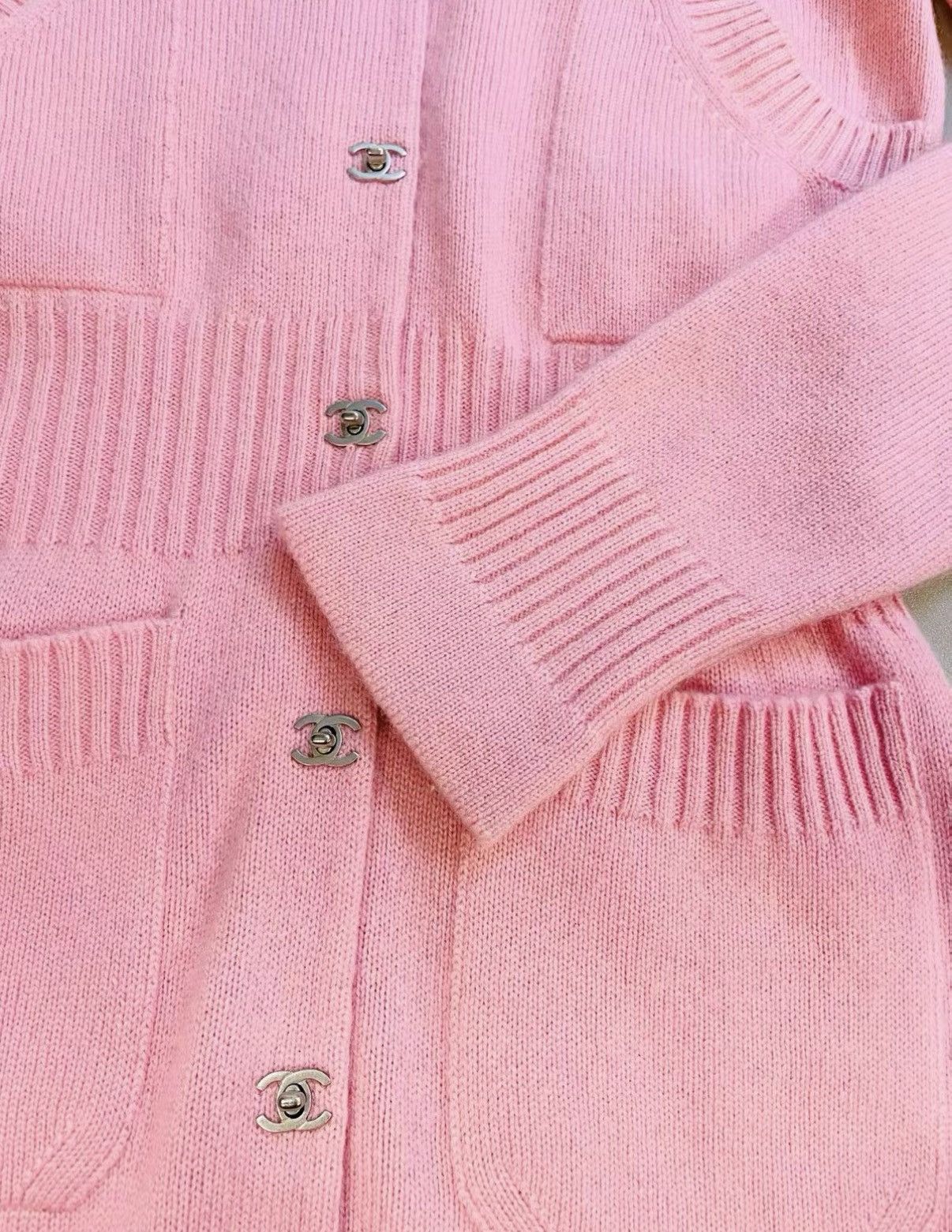 Chanel Chanel Turn-Lock Mid-Length Cashmere Cardigan Dress J33 Size XXS / US 00 / IT 34 - 5 Thumbnail
