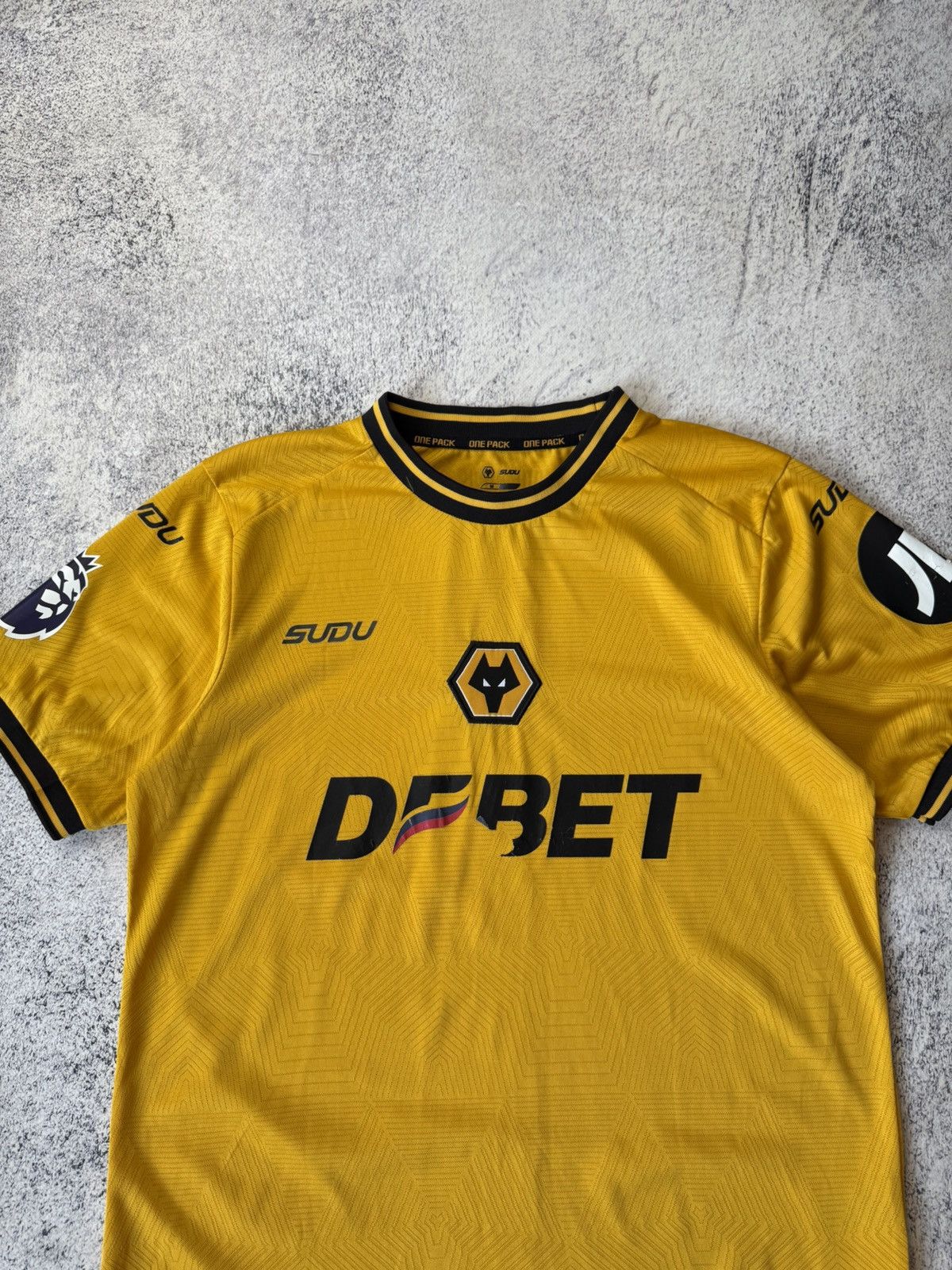 Vintage Wolverhampton Wanderers Sudu 2024/2025 Wolves shirt size M Size US M / EU 48-50 / 2 - 2 Thumbnail
