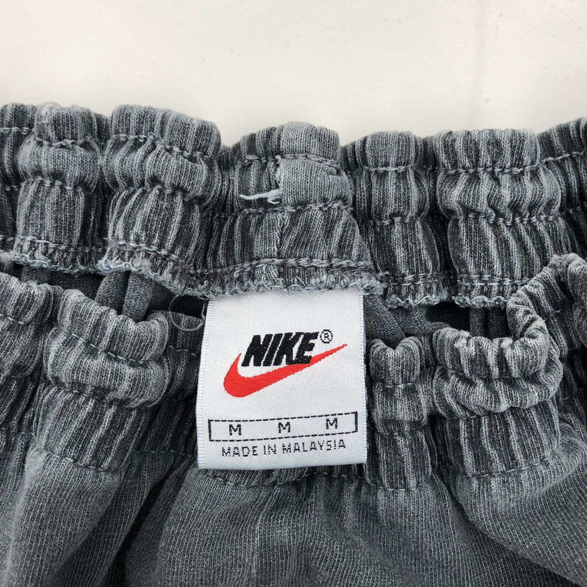 Nike Vintage 90s Nike Sun Faded Embroidery Swoosh Logo Short Pant Size US 32 / EU 48 - 8 Thumbnail