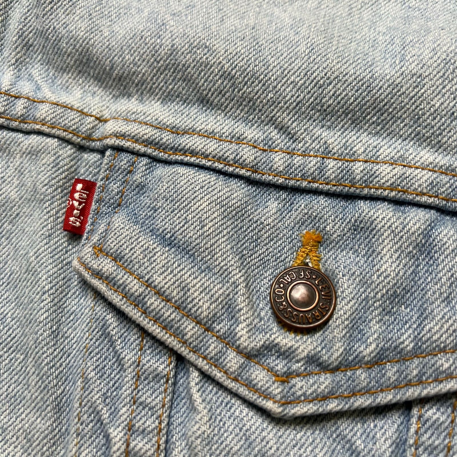Levi's Vintage Levi’s 70507-0211 Denim Trucker Jacket Light Wash L Size US L / EU 52-54 / 3 - 6 Thumbnail
