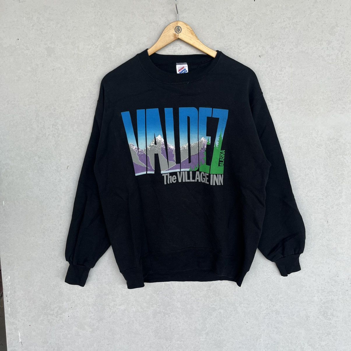 Other Vintage 90s Valdez Alaska Black Crewneck Sweatshirt Size L Size US L / EU 52-54 / 3 - 1 Thumbnail