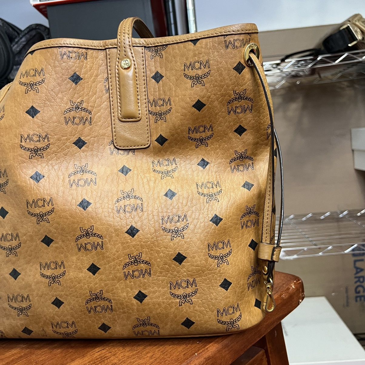 MCM MCM Medium Reversible Liz Shopper in Visetos Cognac Size ONE SIZE - 8 Thumbnail