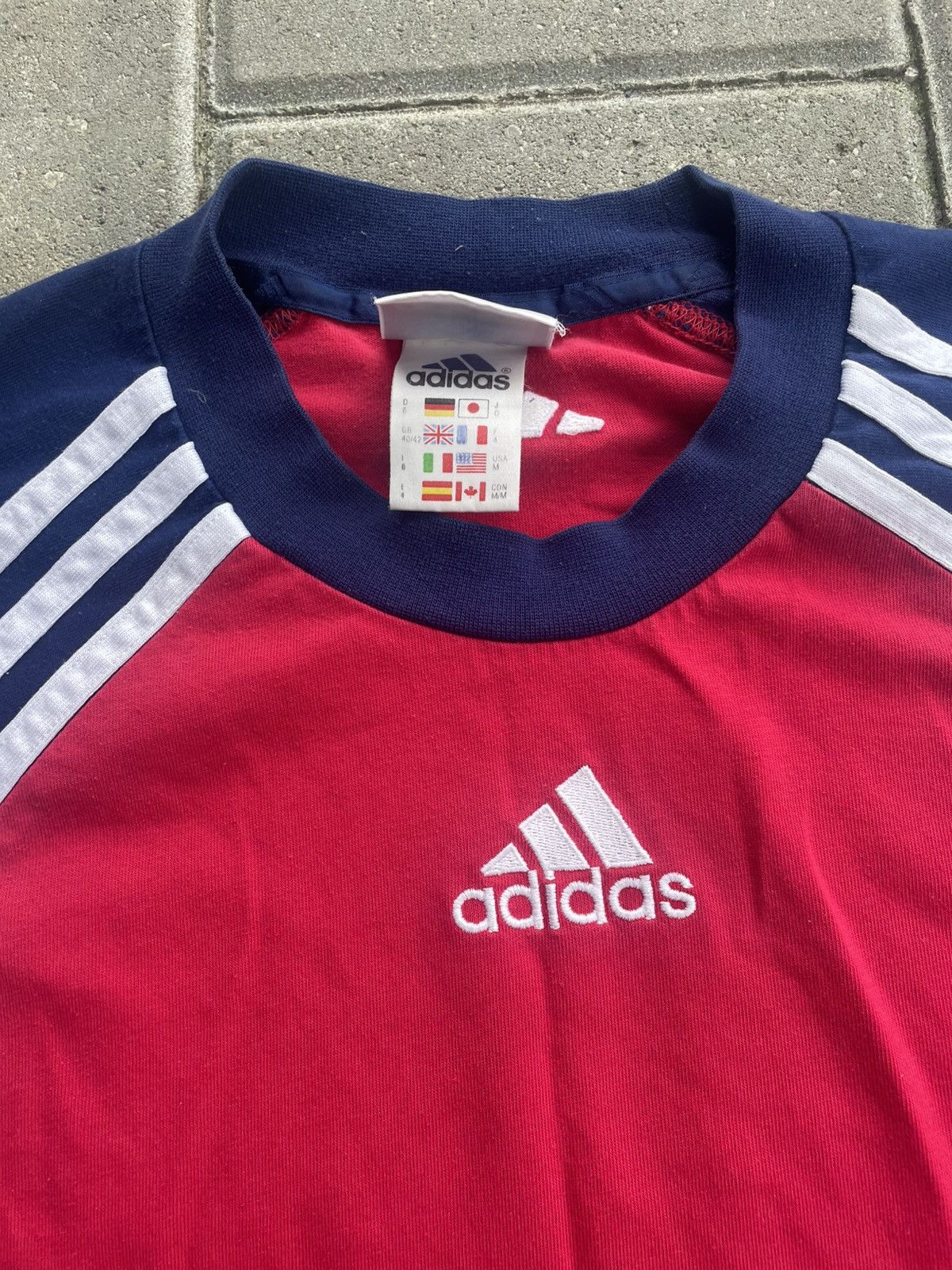 Adidas × Vintage Adidas vintage 00s tshirt Size US M / EU 48-50 / 2 - 4 Thumbnail