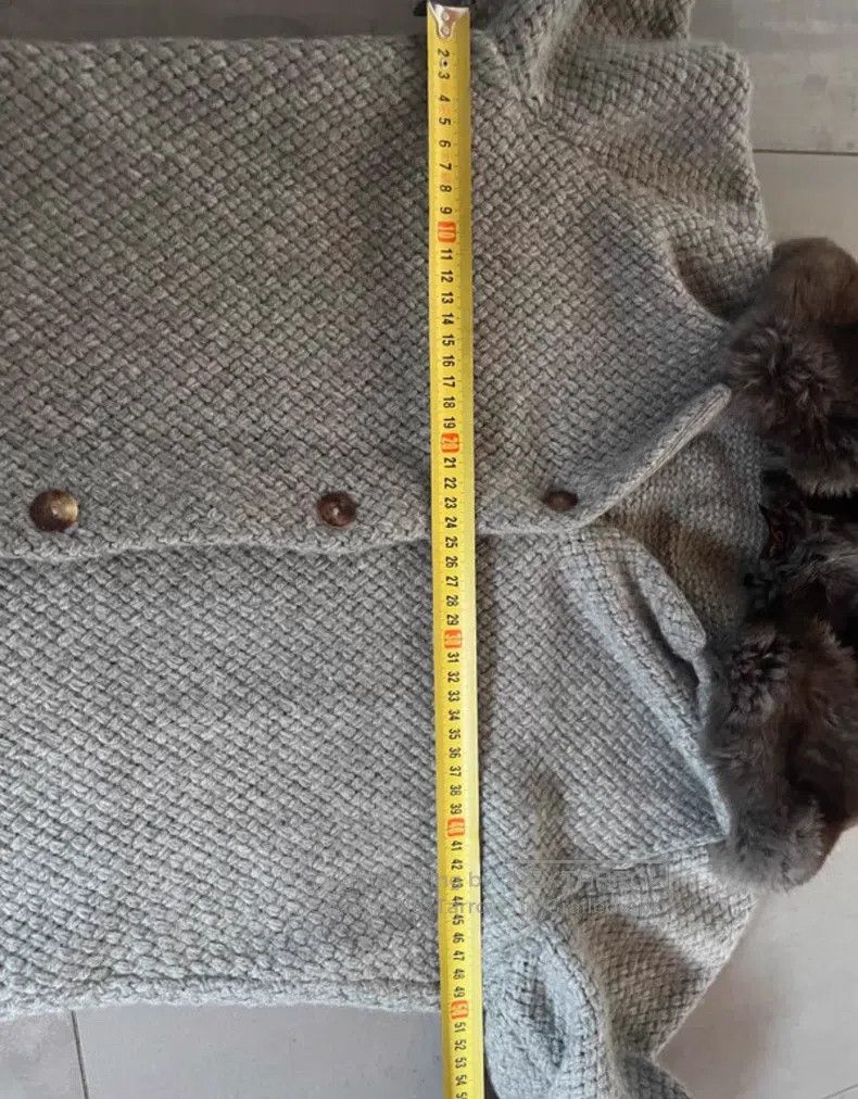 Loro Piana Loro Piana Pure cashmere sweater, removable fur decoration Size M / US 6-8 / IT 42-44 - 6 Thumbnail