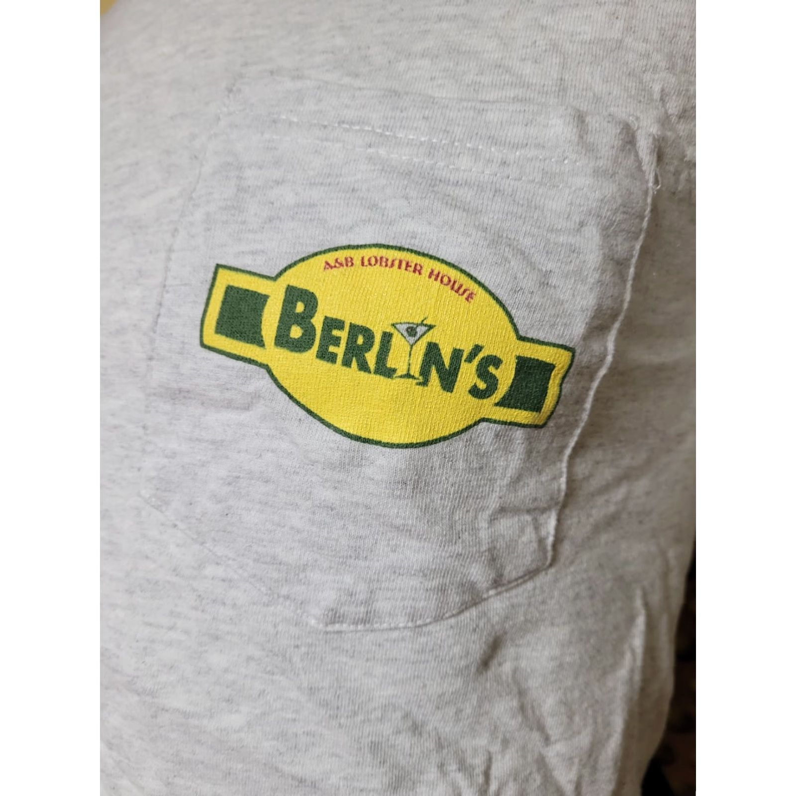 Gildan Berlin's Cocktail & Cigar Bar Key West FL T Shirt Small Pocket Speakeasy Dive Size US S / EU 44-46 / 1 - 2 Thumbnail