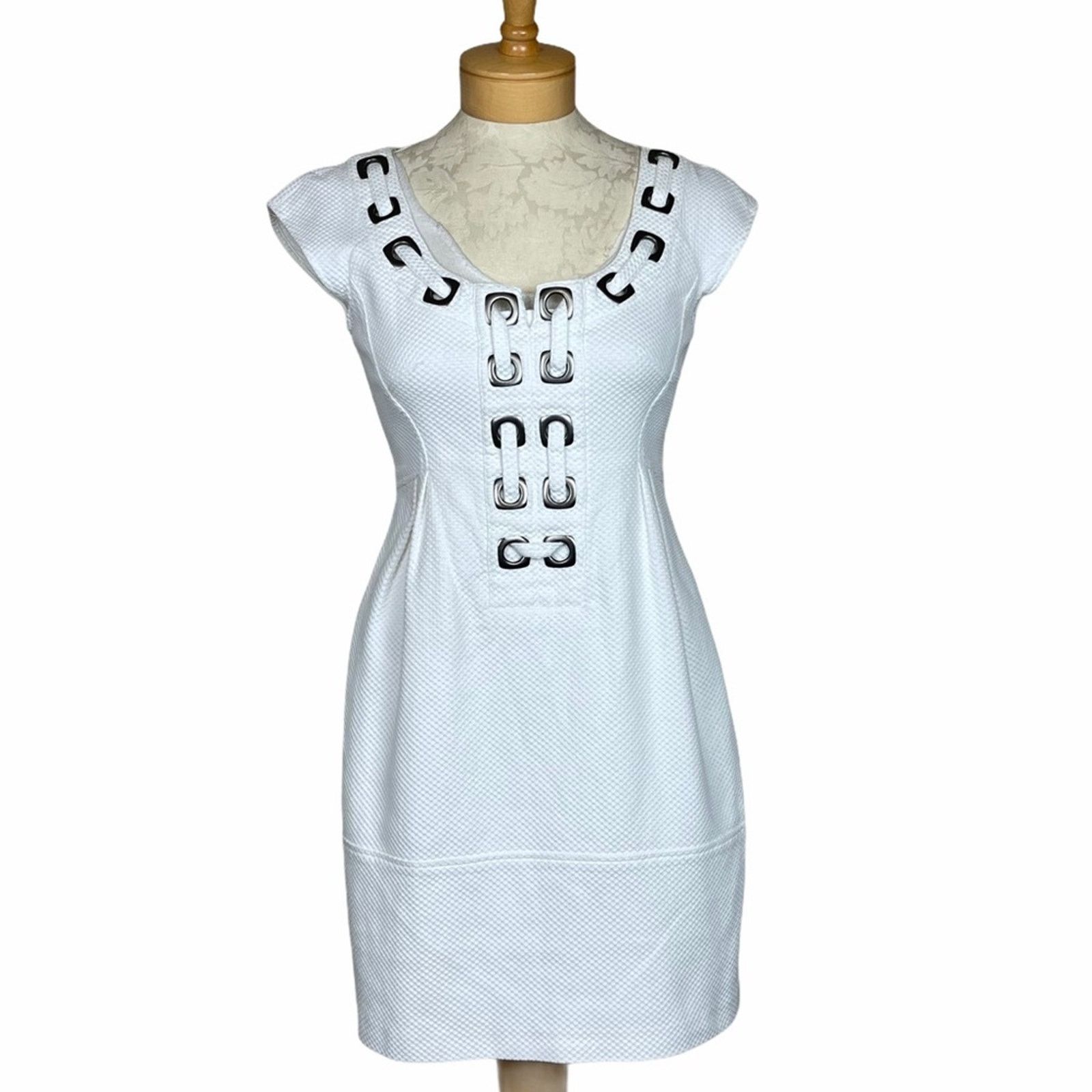 Nanette Lepore Nanette Lepore Short Sleeve Pique Workaholic Dress White 2 Size XS / US 0-2 / IT 36-38 - 1 Thumbnail