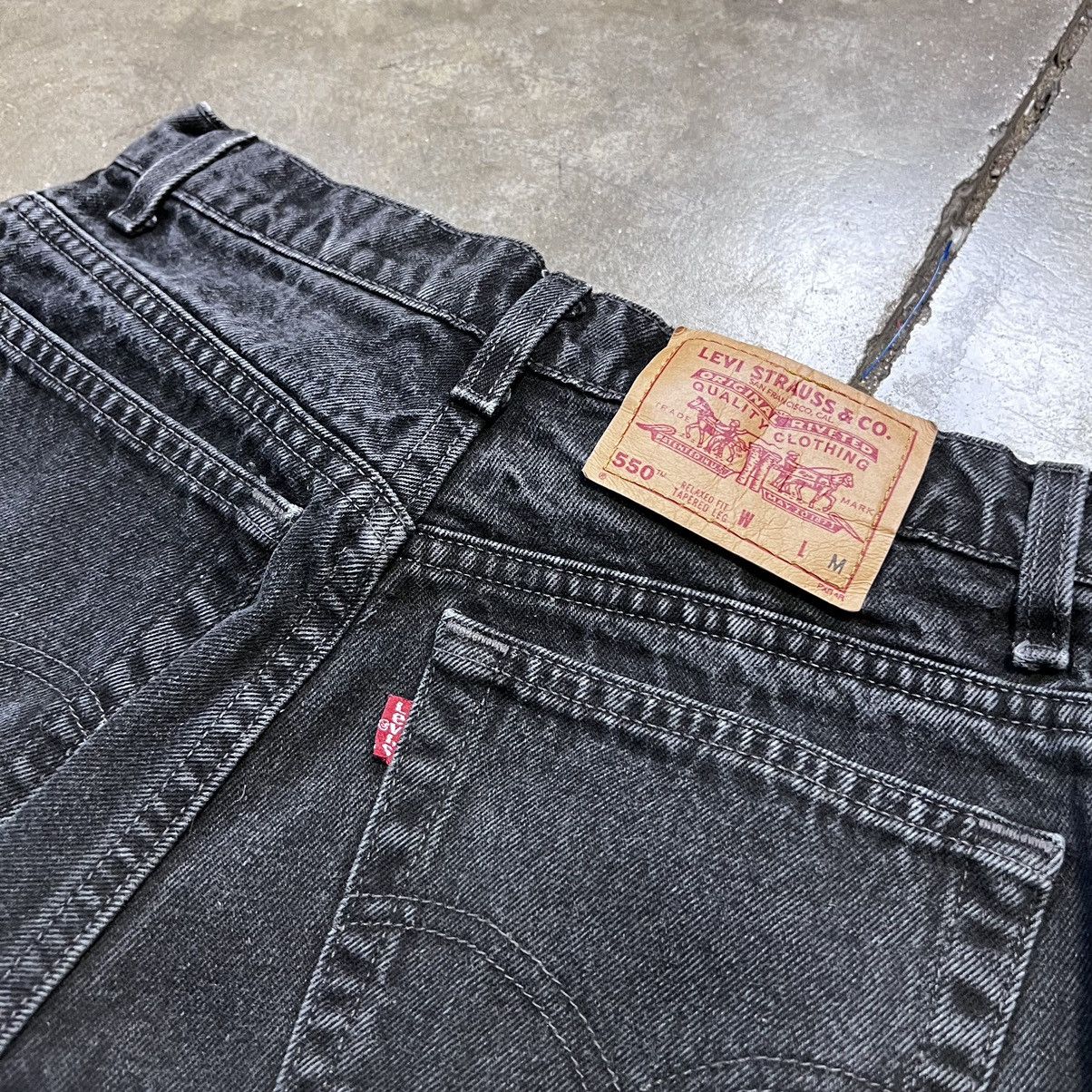 Levi's × Vintage Vintage 90s Levi’s Denim Shorts Cut Off 550 Black Faded Size 28" / US 6 / IT 42 - 2 Thumbnail