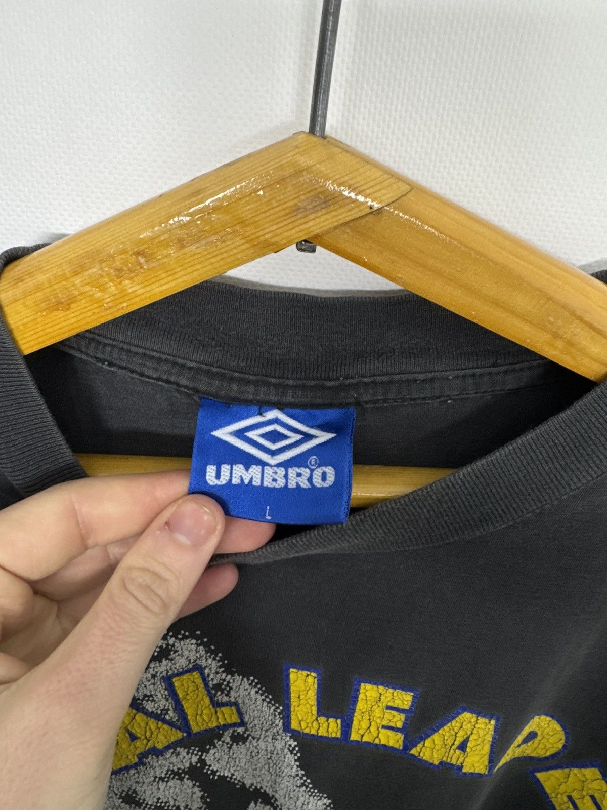 Umbro VINTAGE FAN JERSEY FOOTBALL SOCCER SHIRT UMBRO Size US L / EU 52-54 / 3 - 4 Thumbnail