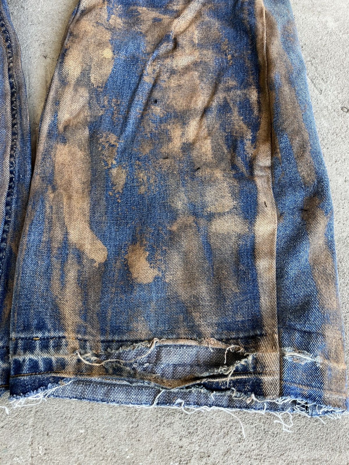 20471120 × If Six Was Nine × Le Grande Bleu (L.G.B.) Dirty Painted Distressed Thrashed Faded Baggy Jeans Y2K Size US 33 - 14 Thumbnail