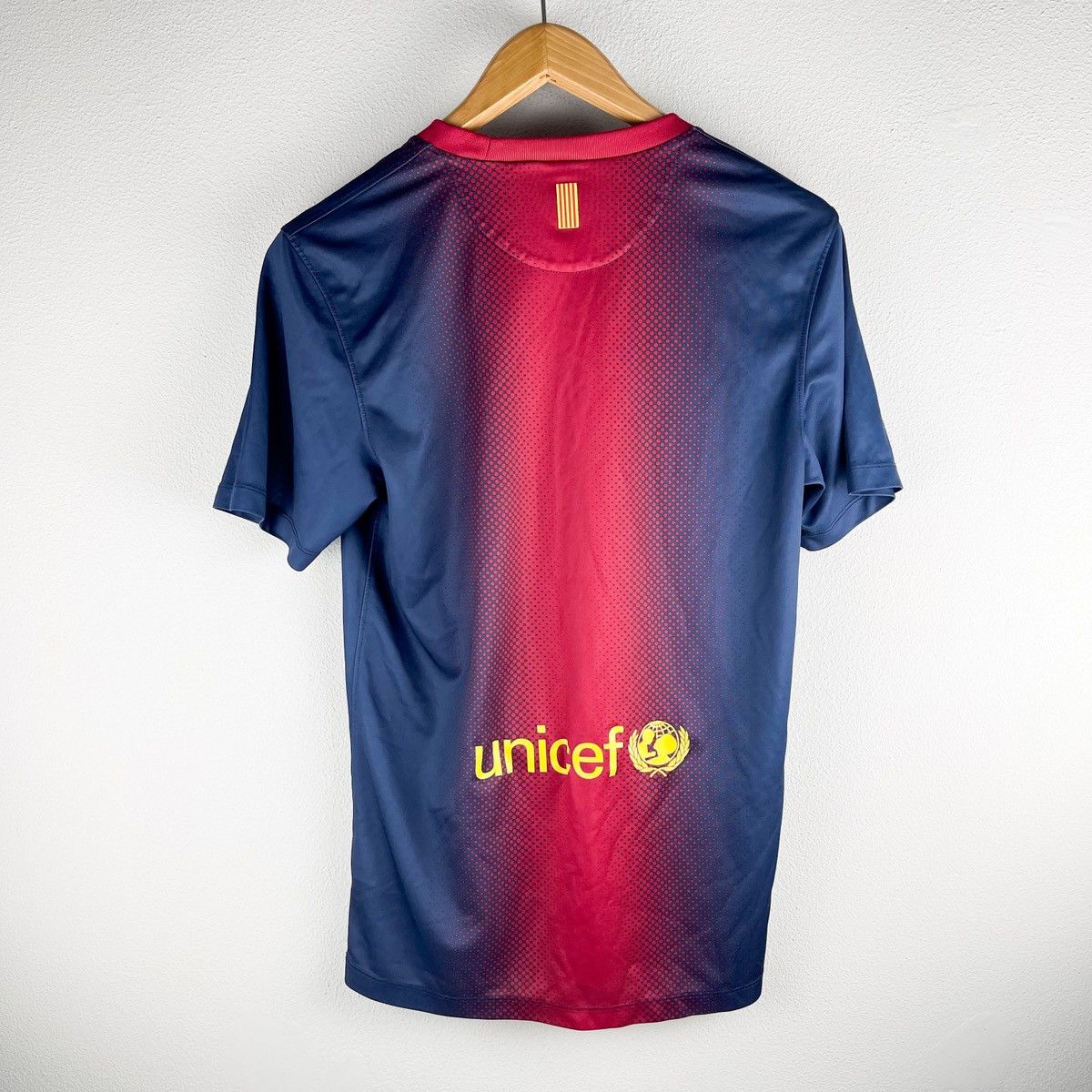 Other BARCELONA 2012 2013 HOME SHIRT FOOTBALL SOCCER JERSEY NIKE Size US S / EU 44-46 / 1 - 6 Thumbnail