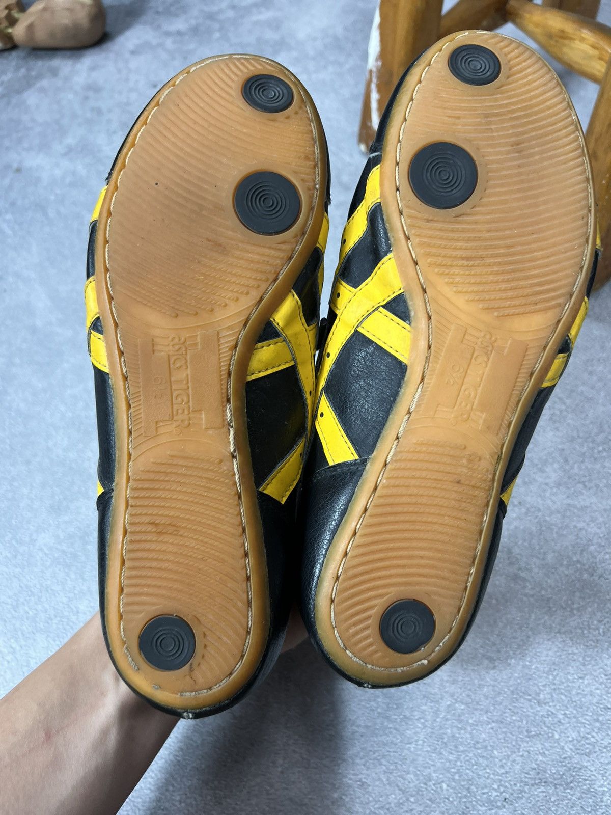 Onitsuka Tiger Asics Onitsuka Tiger Mexico 66 Kill Bill Sneakers Size 38 Size US 5.5 / EU 38 - 10 Thumbnail