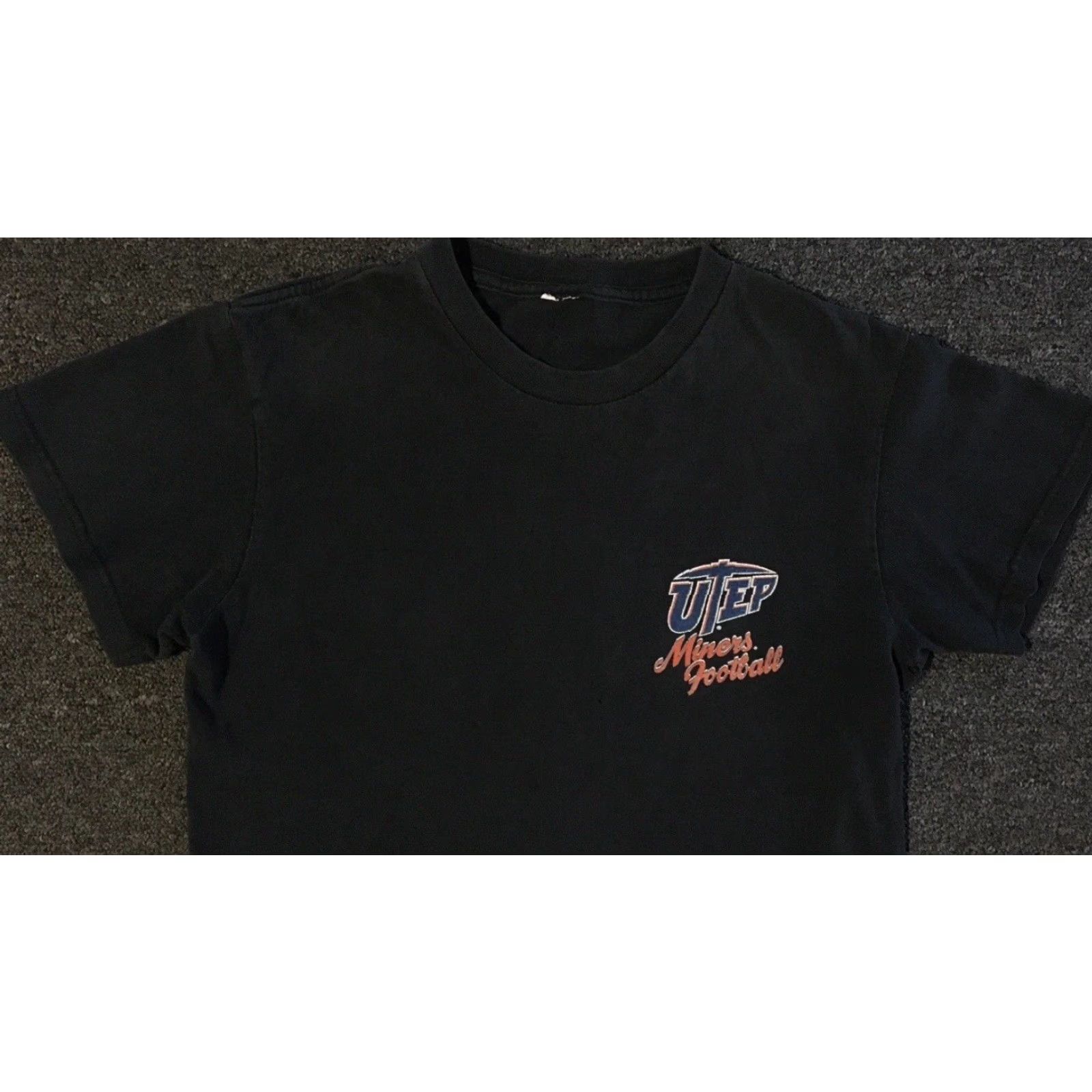 Vintage VINTAGE UTEP Miners Football Faded Distress Shirt S AOP Black Mens Small T-Shirt 90s Grunge College PE Track USA USA, College, Grunge, 90s, Football Size US S / EU 44-46 / 1 - 7 Thumbnail