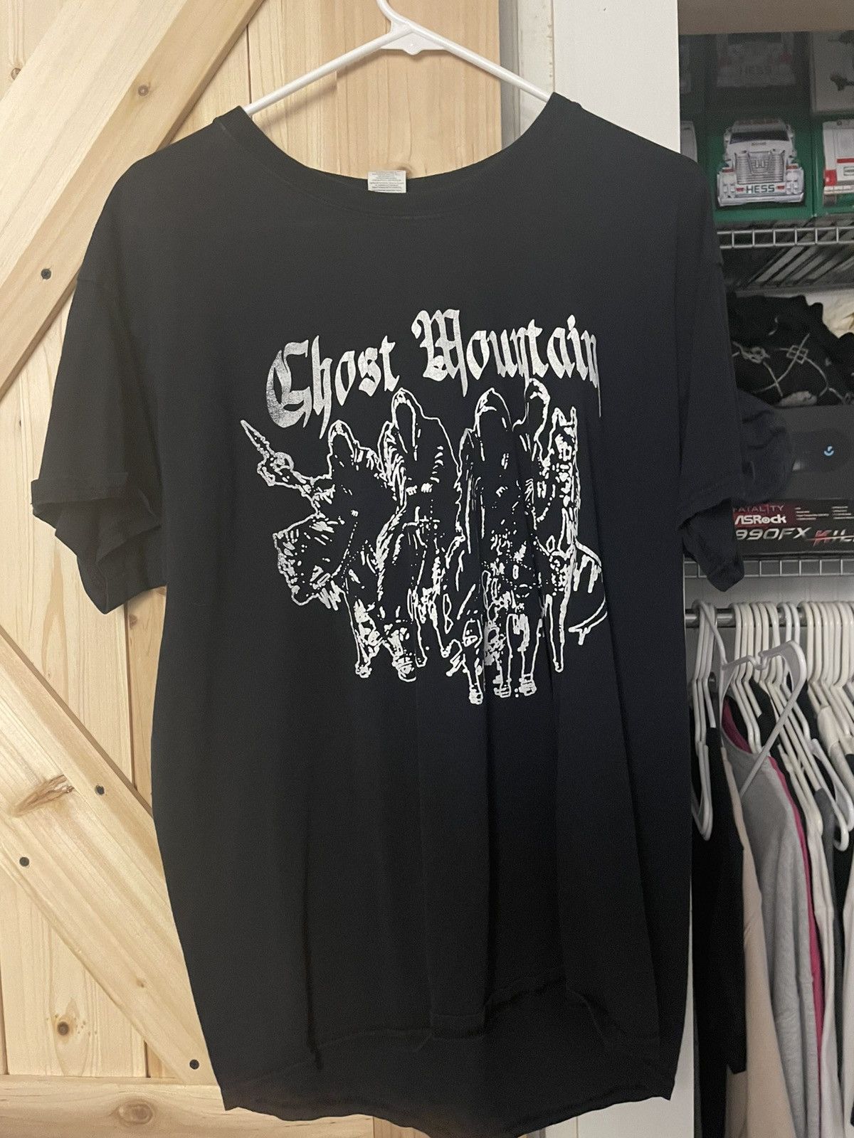 9WC1000 【バンドT】 Haunted Mound フェード tシャツ 9WC1000 【バンドT】 Haunted Mound フェード tシャツ - メルカリ