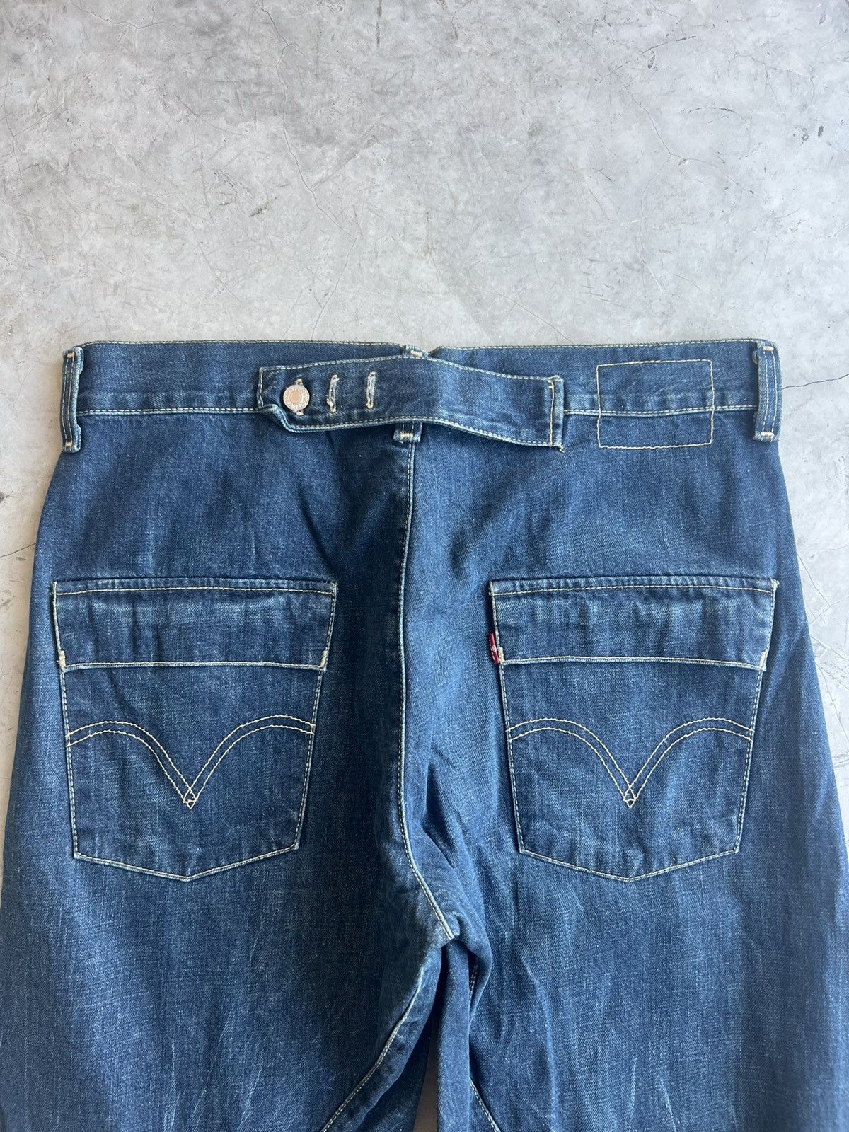 Levi's Levis Engineered Jeans Cinch Back Actual 32.5x32 | Grailed