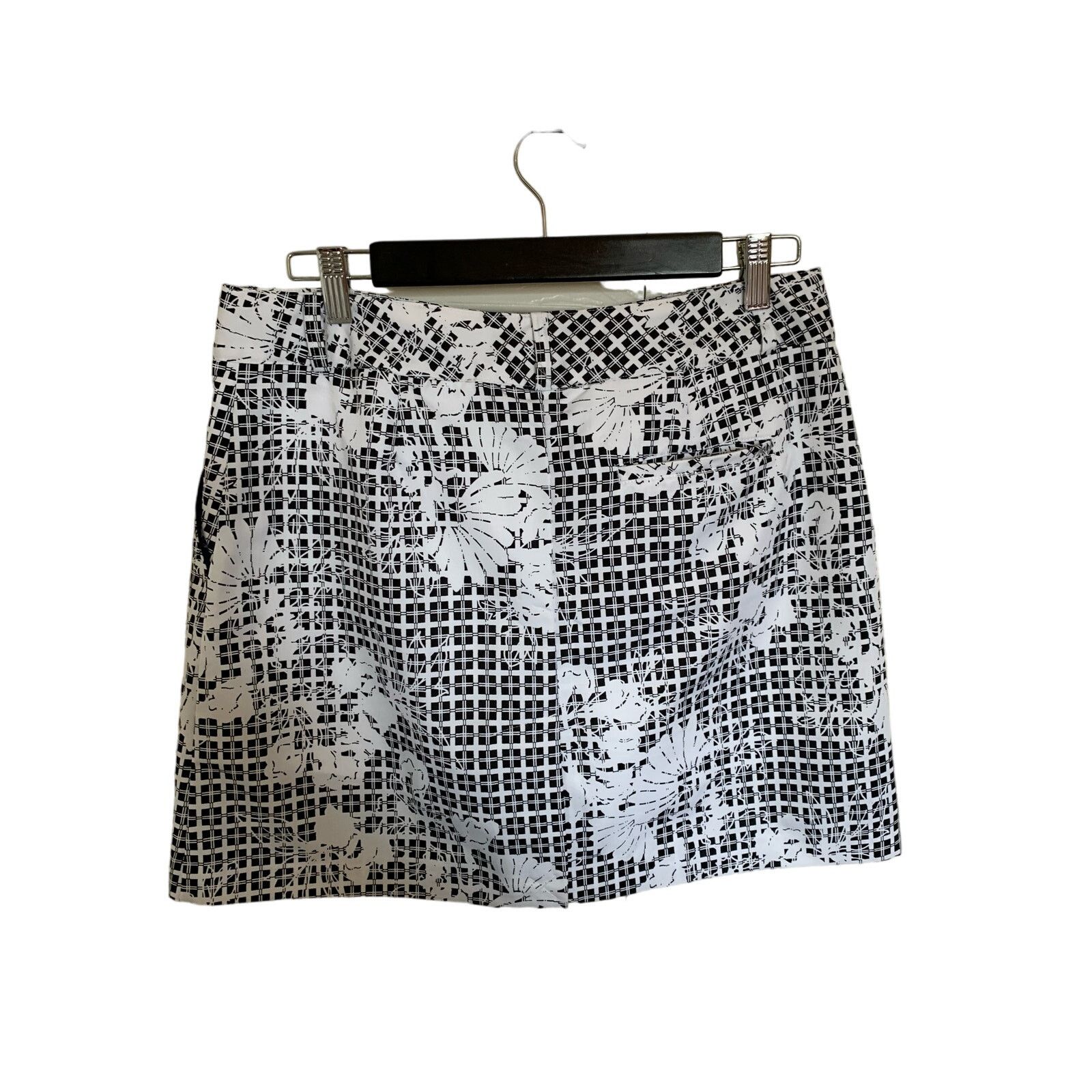 Izod Skort by IZOD size 6 black and white Grailed
