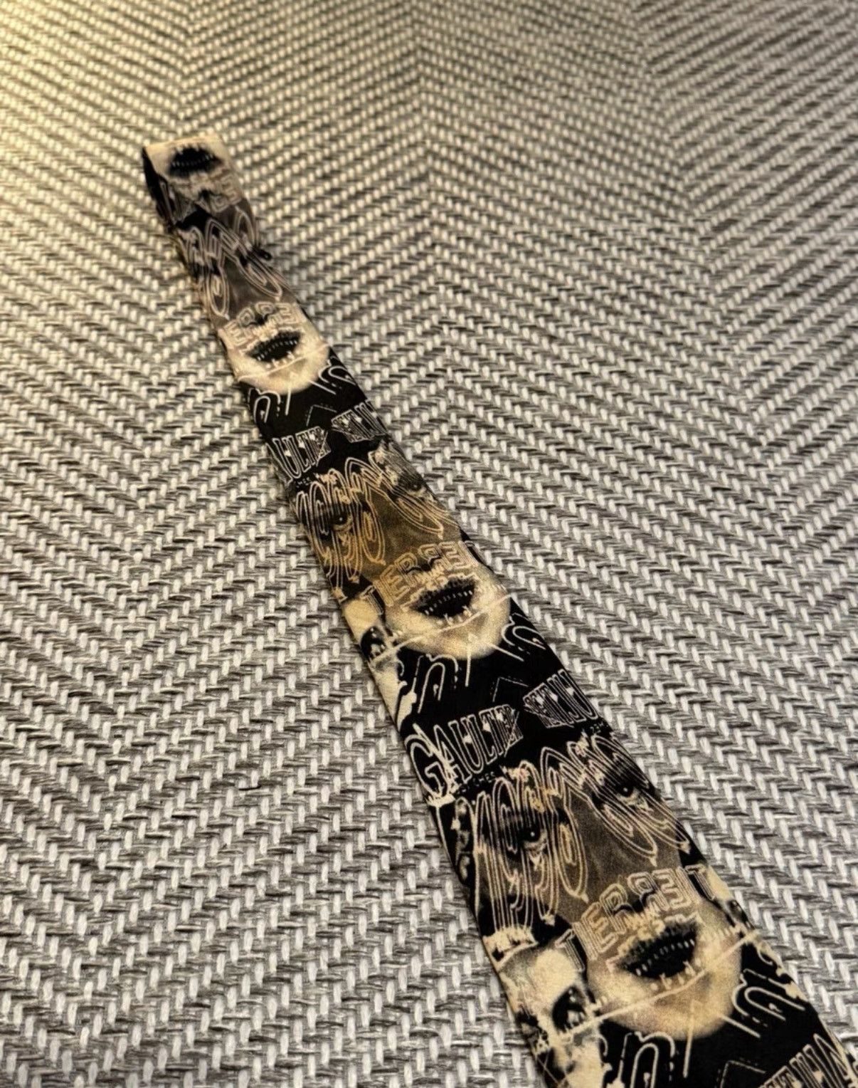 Jean Paul Gaultier Jean Paul Gaultier Abstract Collage Face Silk Tie K24 Size ONE SIZE - 2 Thumbnail