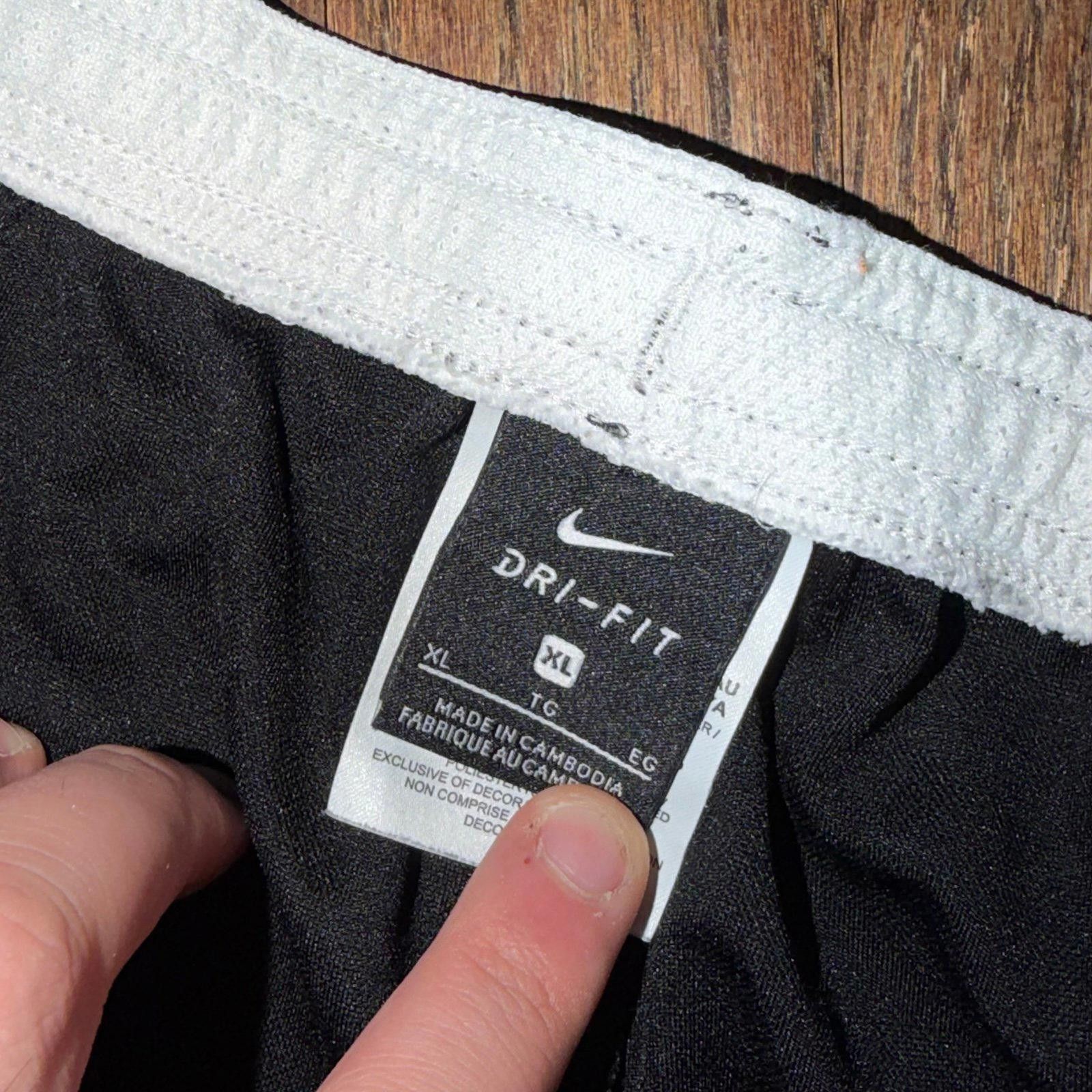 Nike Nike DriFit Nylon Black Hoop Shorts Mens XL Y2K 90s Rare Size US 36 / EU 52 - 2 Thumbnail