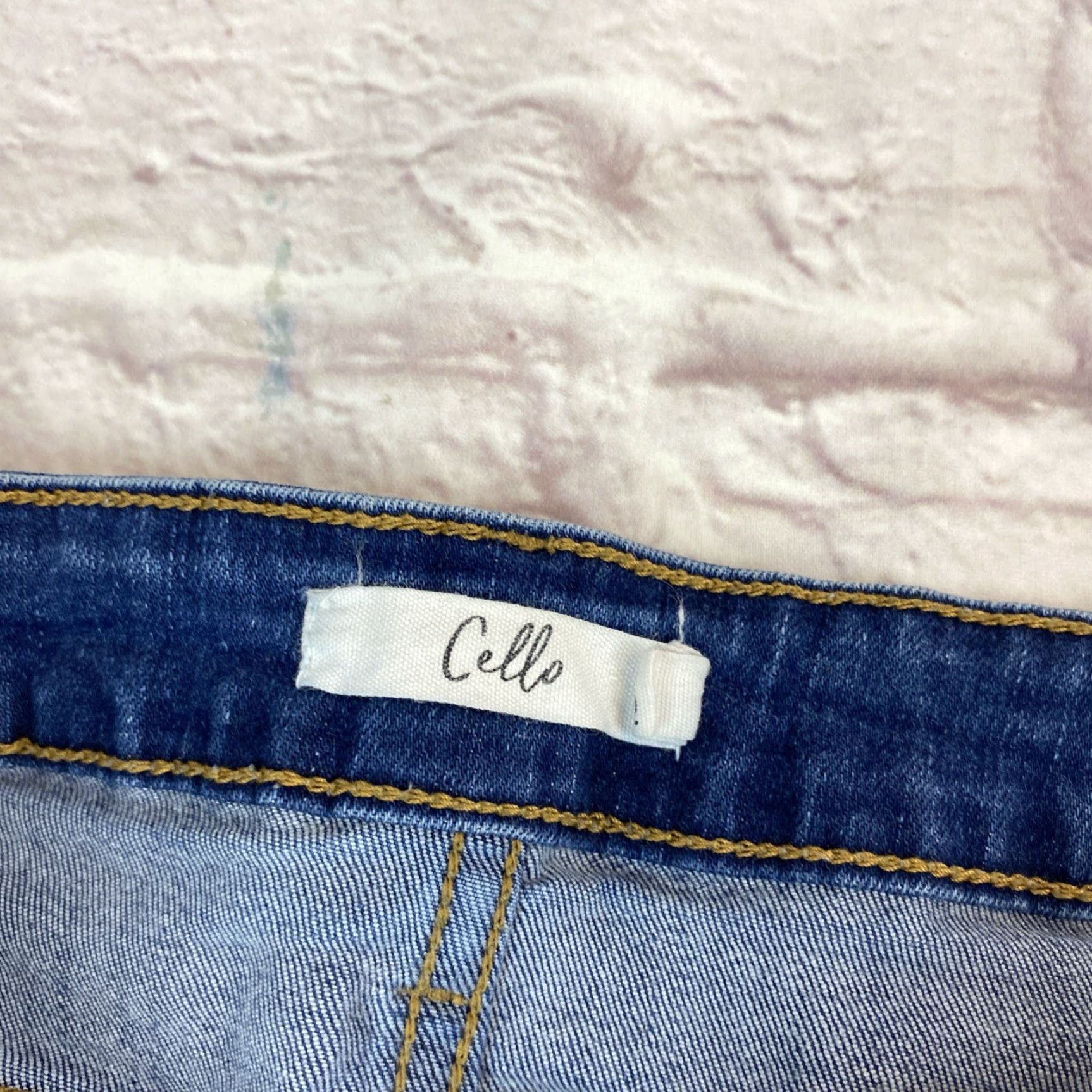 Vintage Cello Jeans Women 15 Distressed High Rise Medium Wash Stretched Whiskered Size 36" / US 14 / IT 50 - 6 Thumbnail